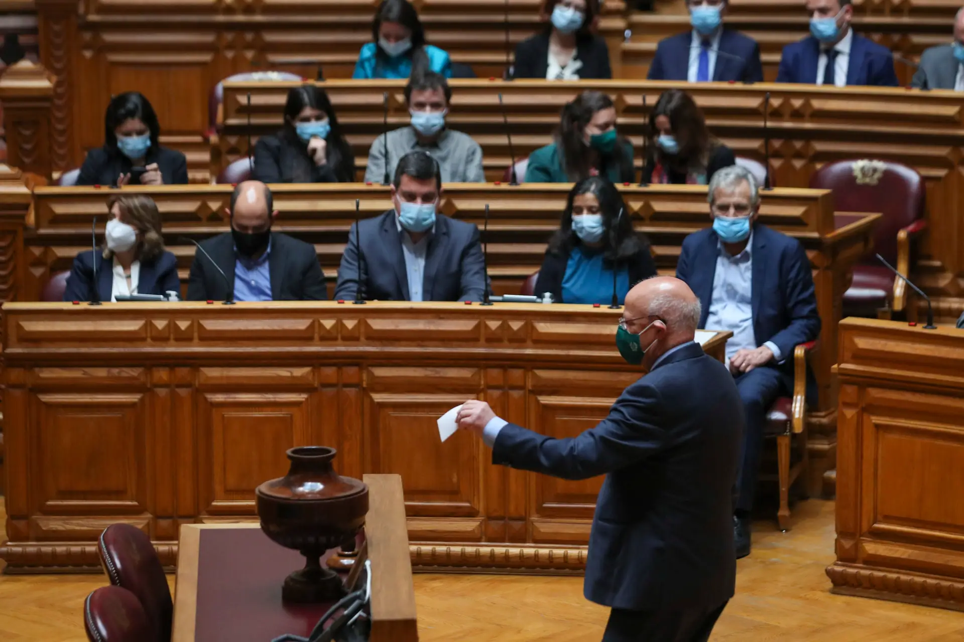 Listas de deputados geram confusão na eleição do presidente da Assembleia da República