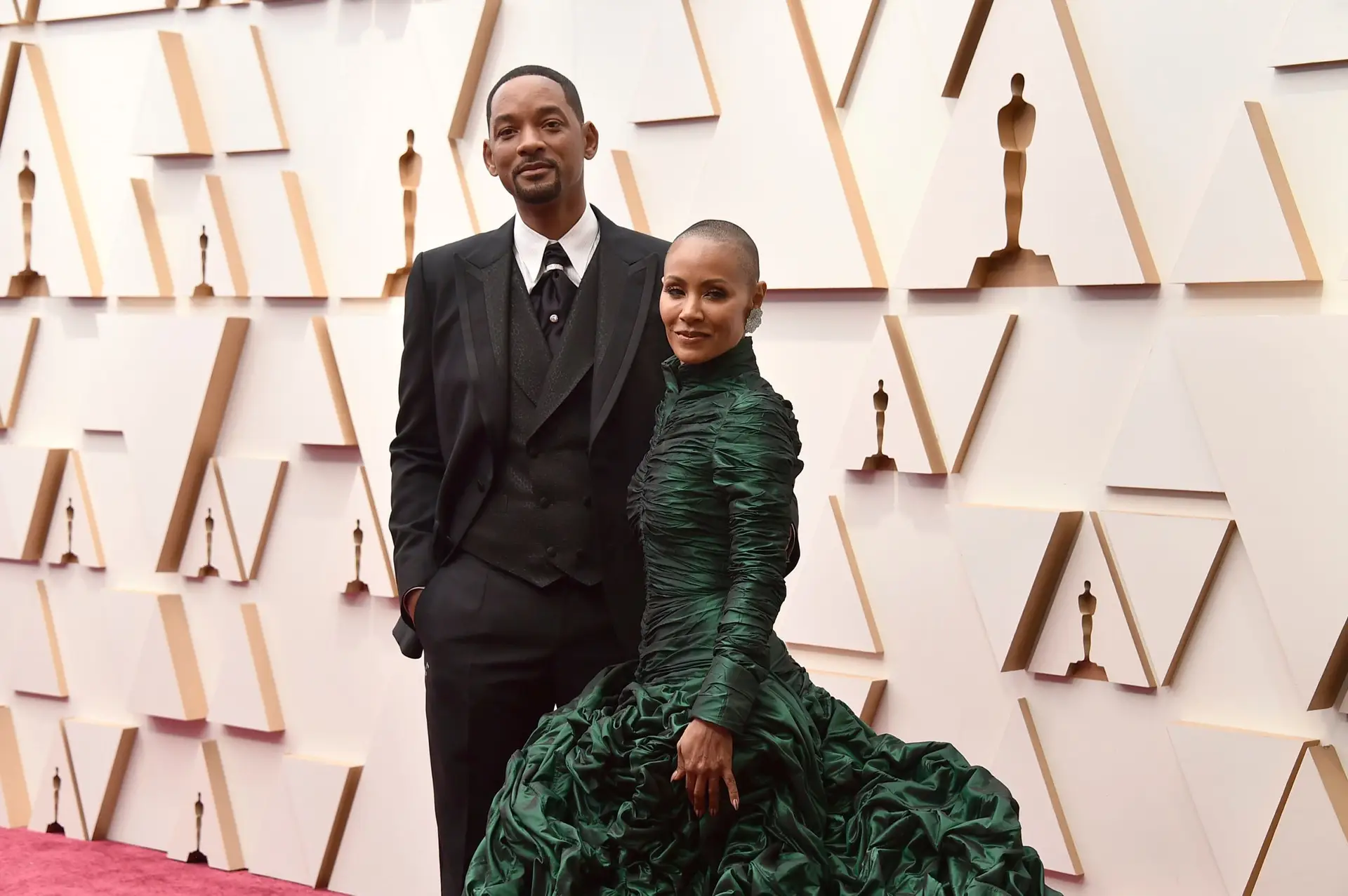 Jada Pinkett Smith quebra o silêncio após agressão do marido a Chris Rock 