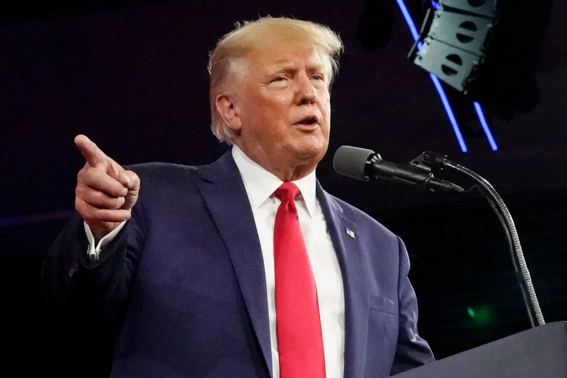 Donald Trump poderá ter usado telemóveis descartáveis no dia do ataque ao Capitólio