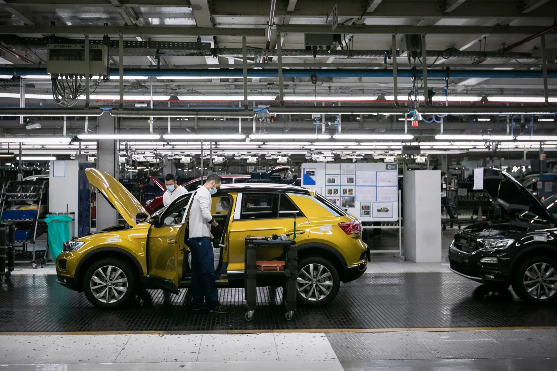 Trabalhadores da Autoeuropa aprovam novo acordo laboral para 2022 e 2023