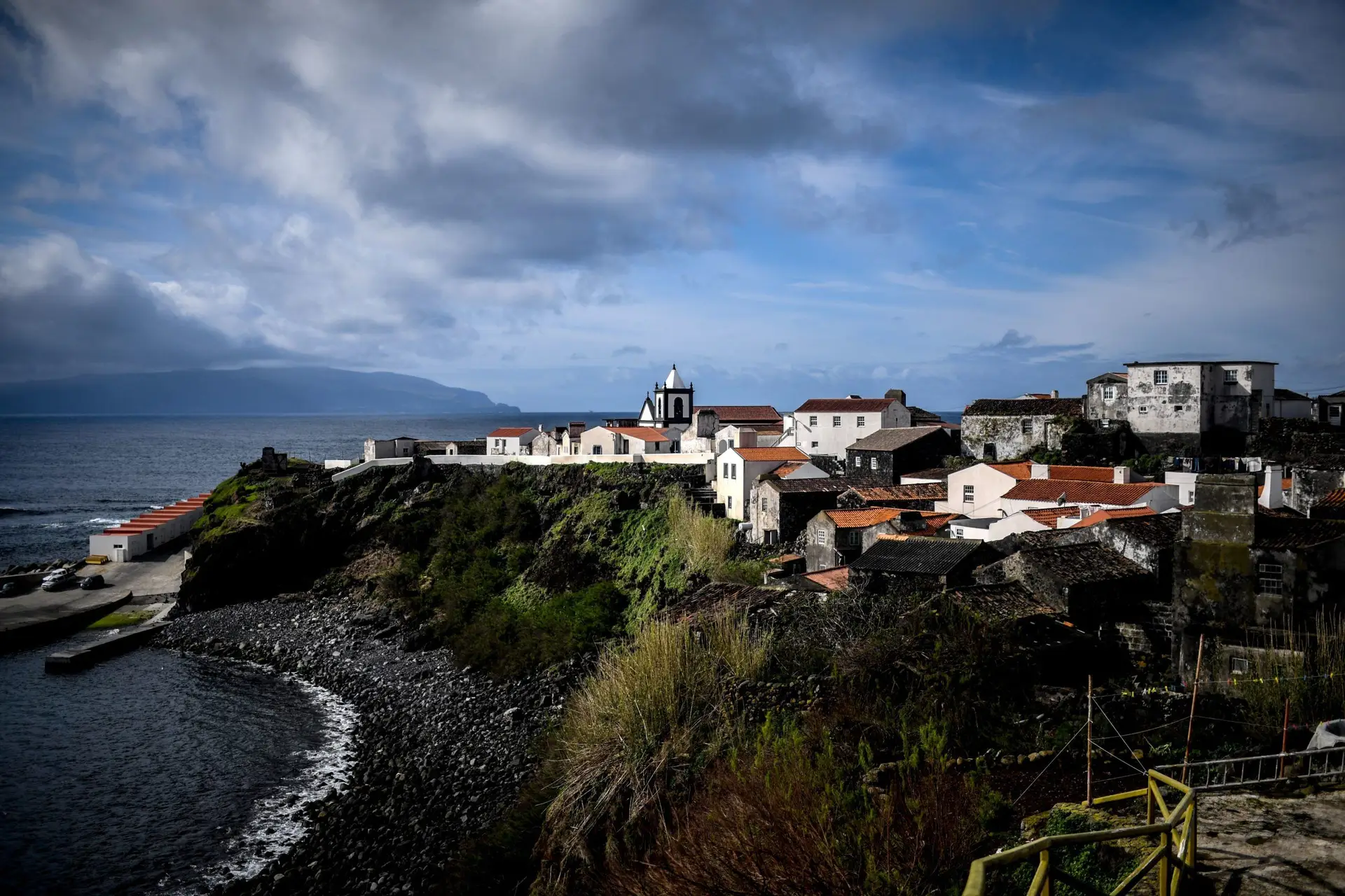 IPMA eleva para vermelho aviso de agitação marítima para duas ilhas dos Açores