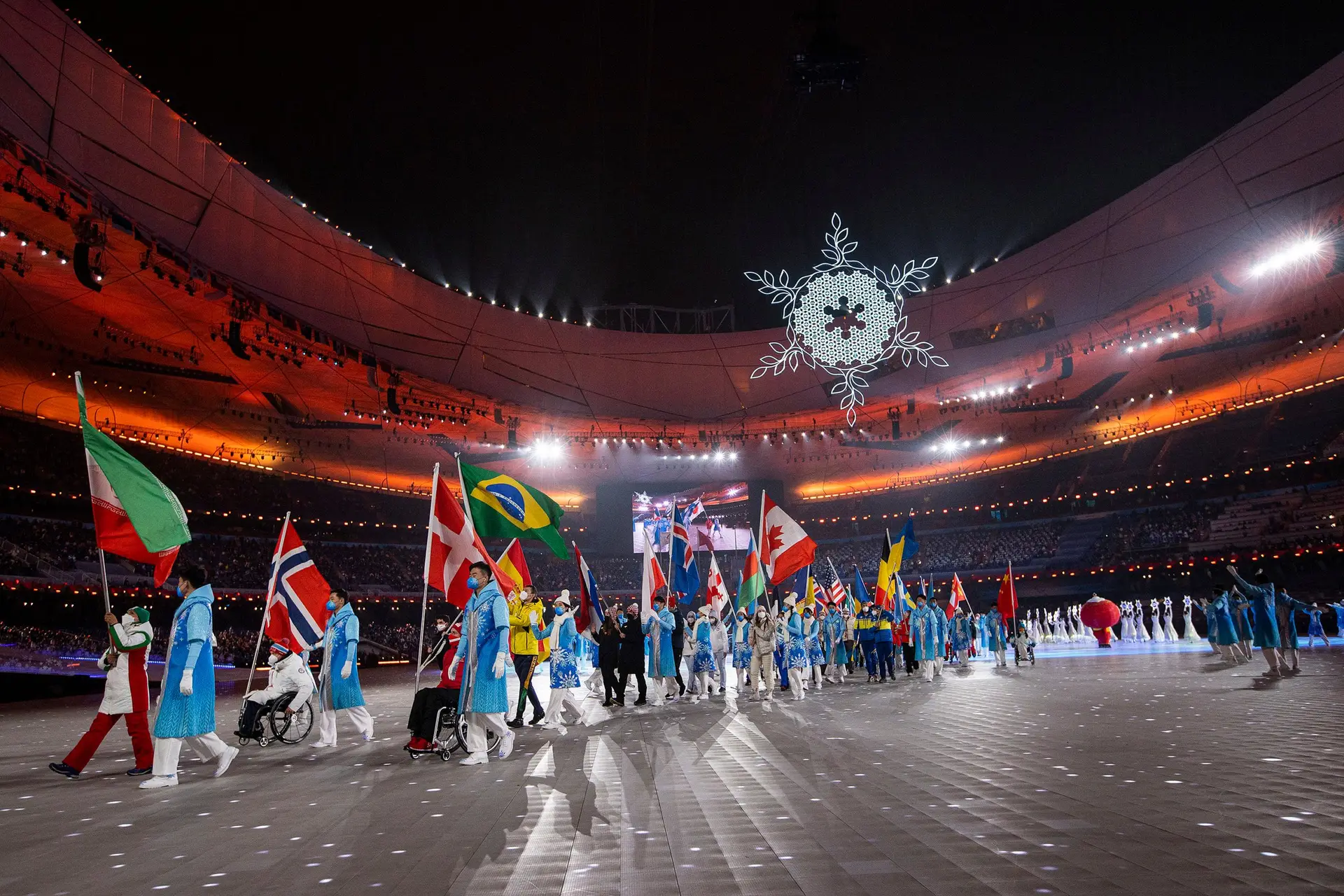 Comité Paralímpico Internacional exclui atletas russos e bielorrussos