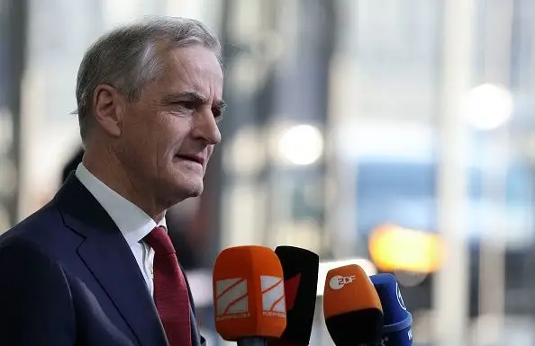 Noruega pede a Putin que ponha fim a “ataque brutal a povo inocente”