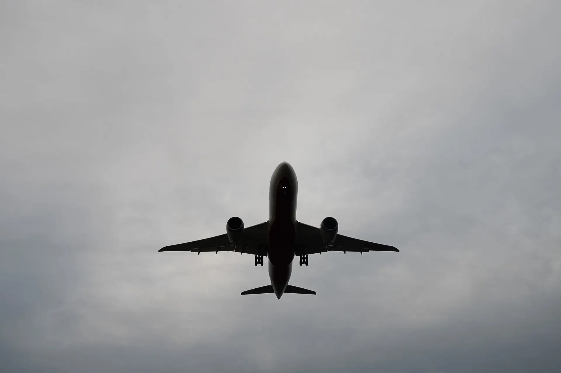 Setor aéreo europeu otimista com verão apesar de guerra, pandemia e inflação