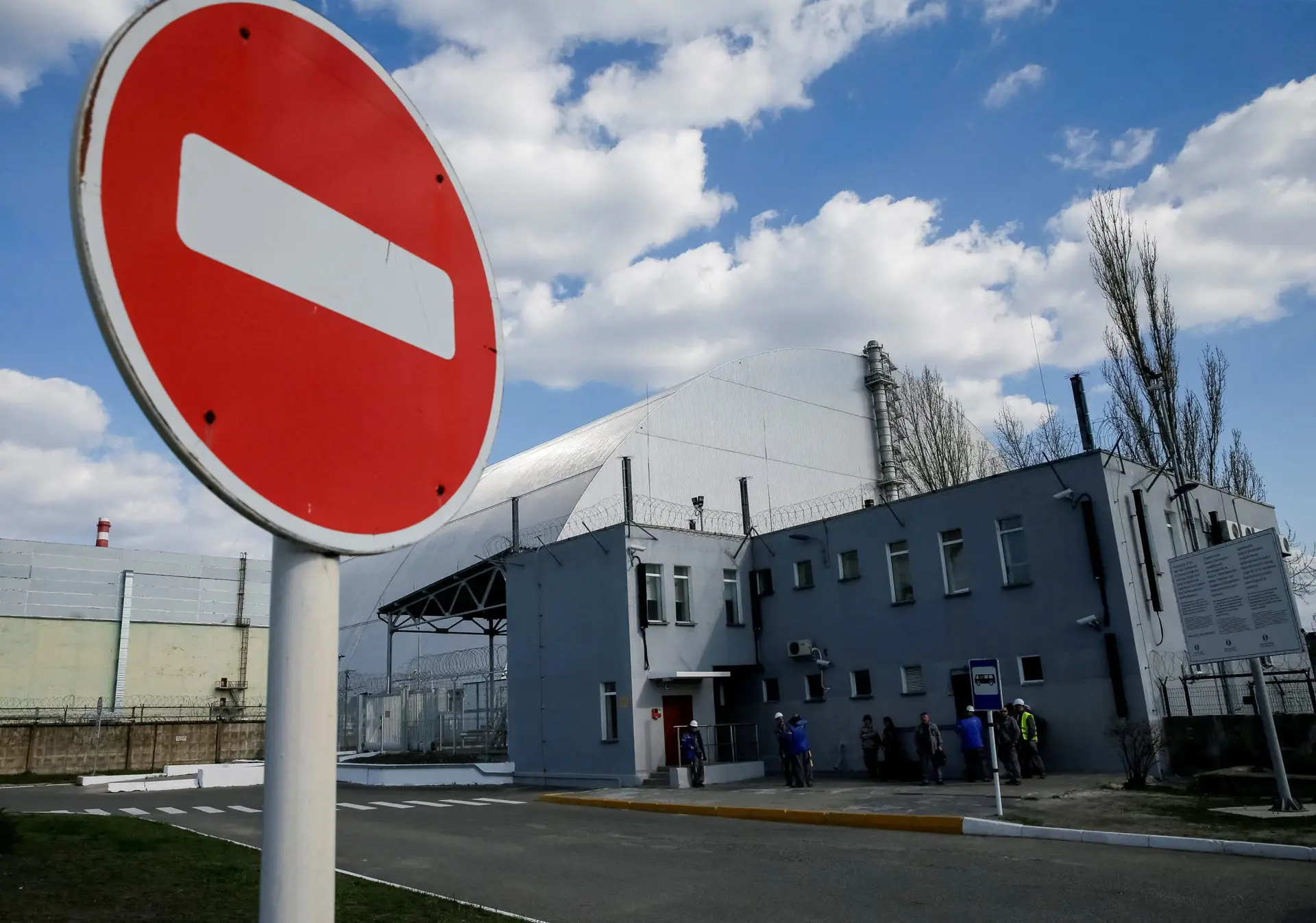 Rússia transfere controlo de Chernobyl para autoridades ucranianas