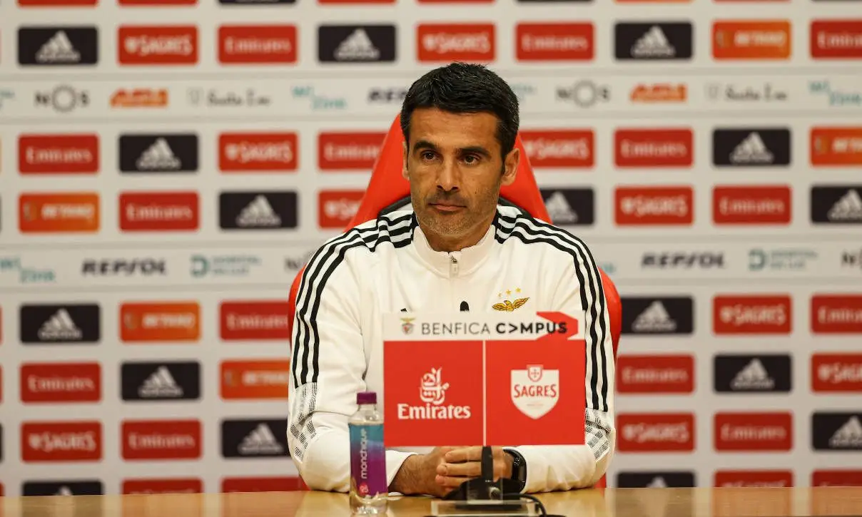 Nélson Veríssimo considera natural que surjam nomes para suceder-lhe no Benfica