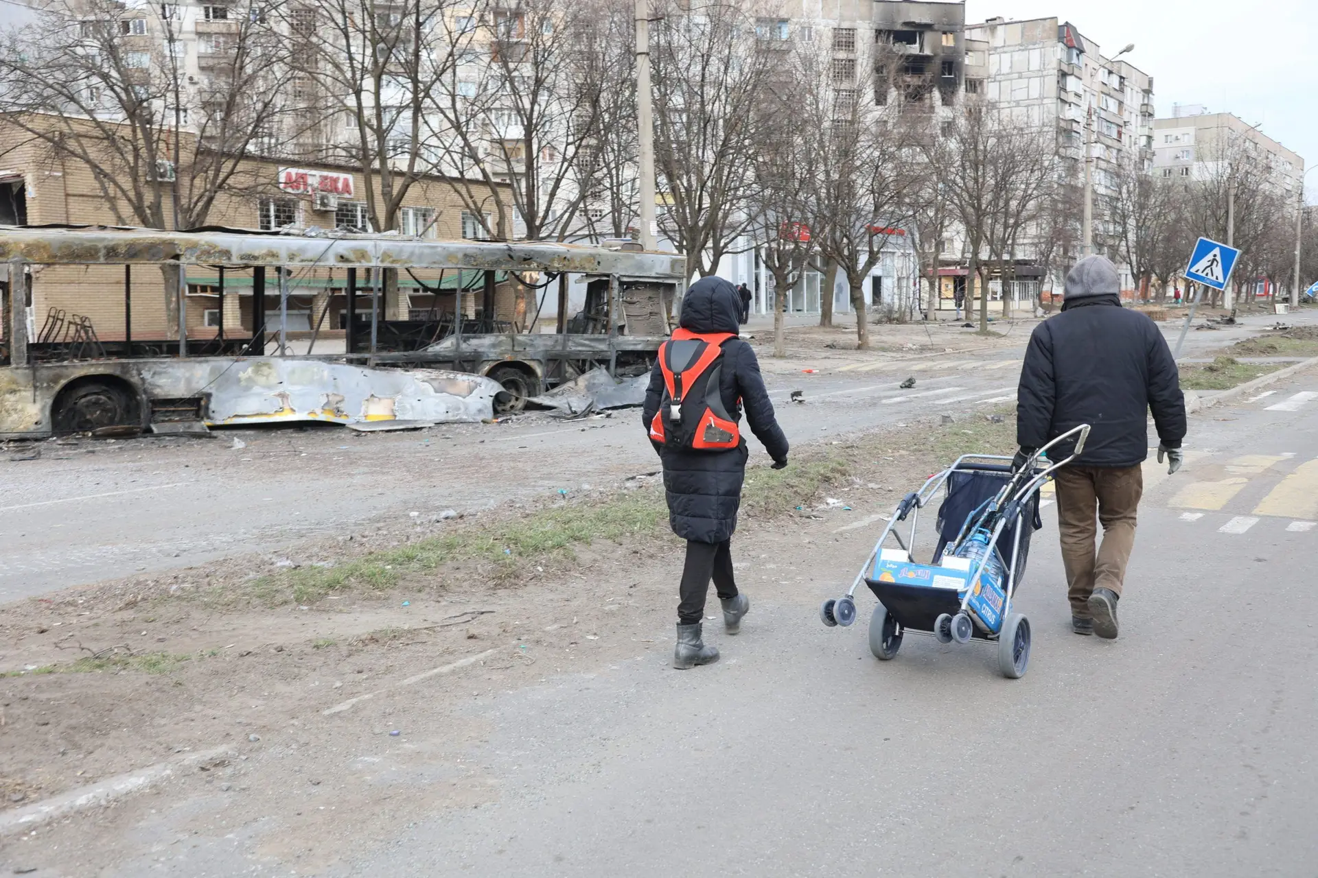Invasão à Ucrânia: corredor humanitário para Mariupol só deverá realizar-se sexta-feira