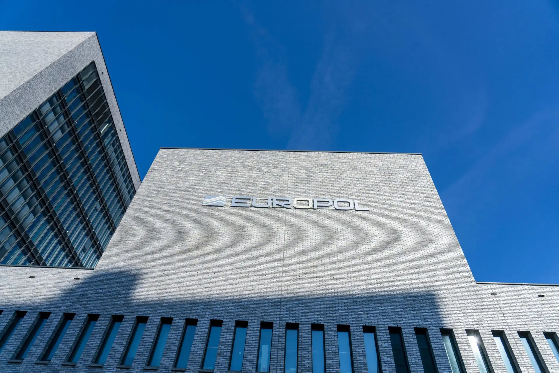 Europol destaca equipas para fronteiras com Ucrânia para travar criminosos e “terroristas”