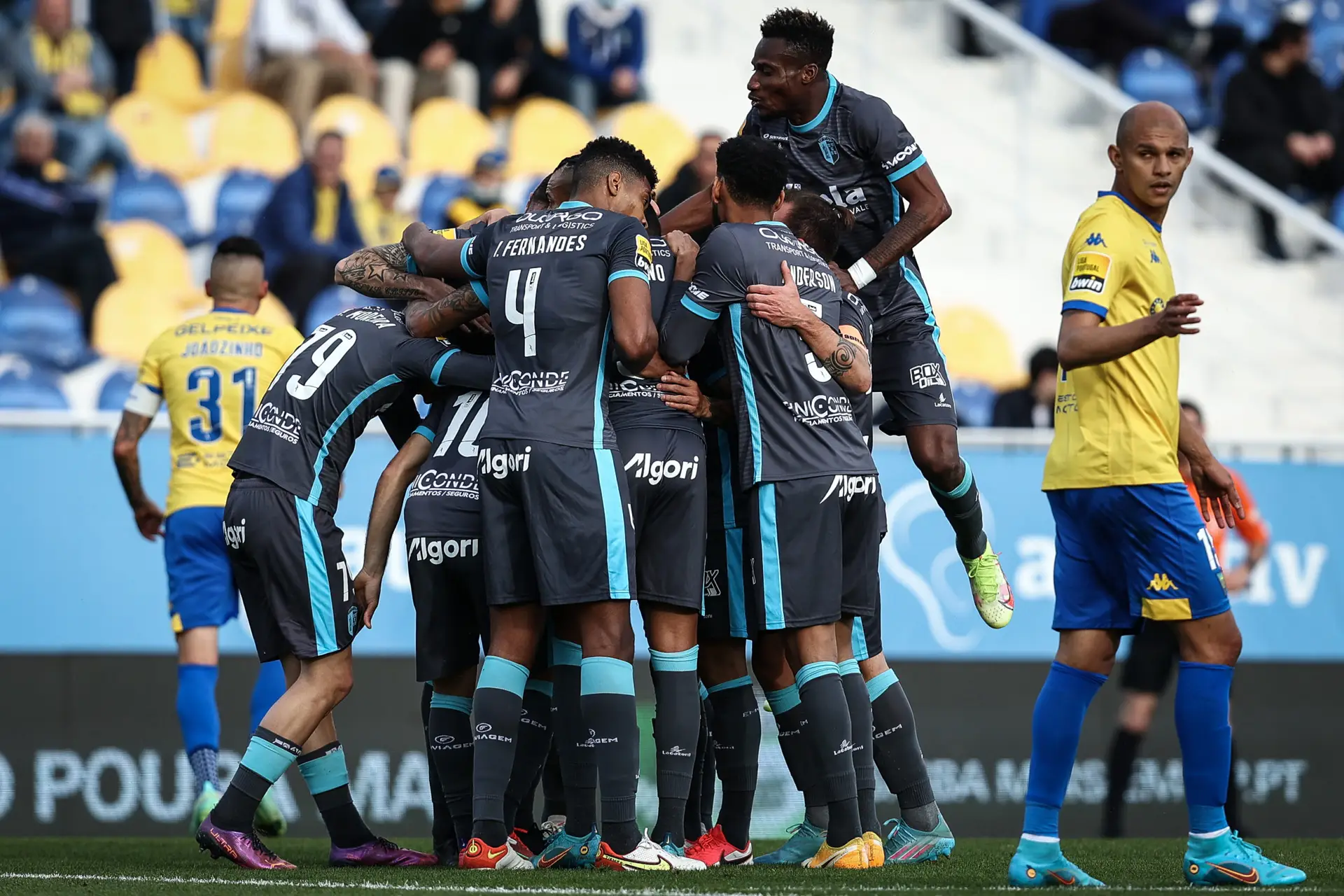 Vizela vence no Estoril e afasta-se da zona de despromoção da I Liga