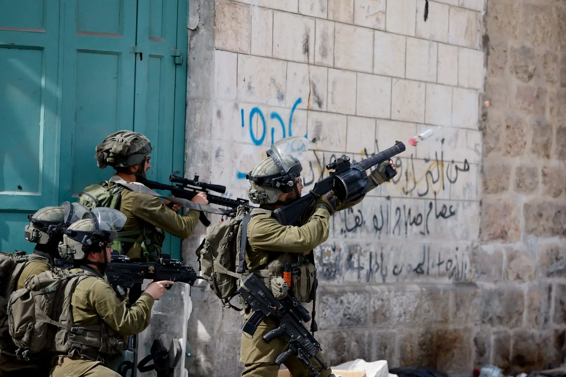 Israelitas matam três militantes palestinianos na Cisjordânia