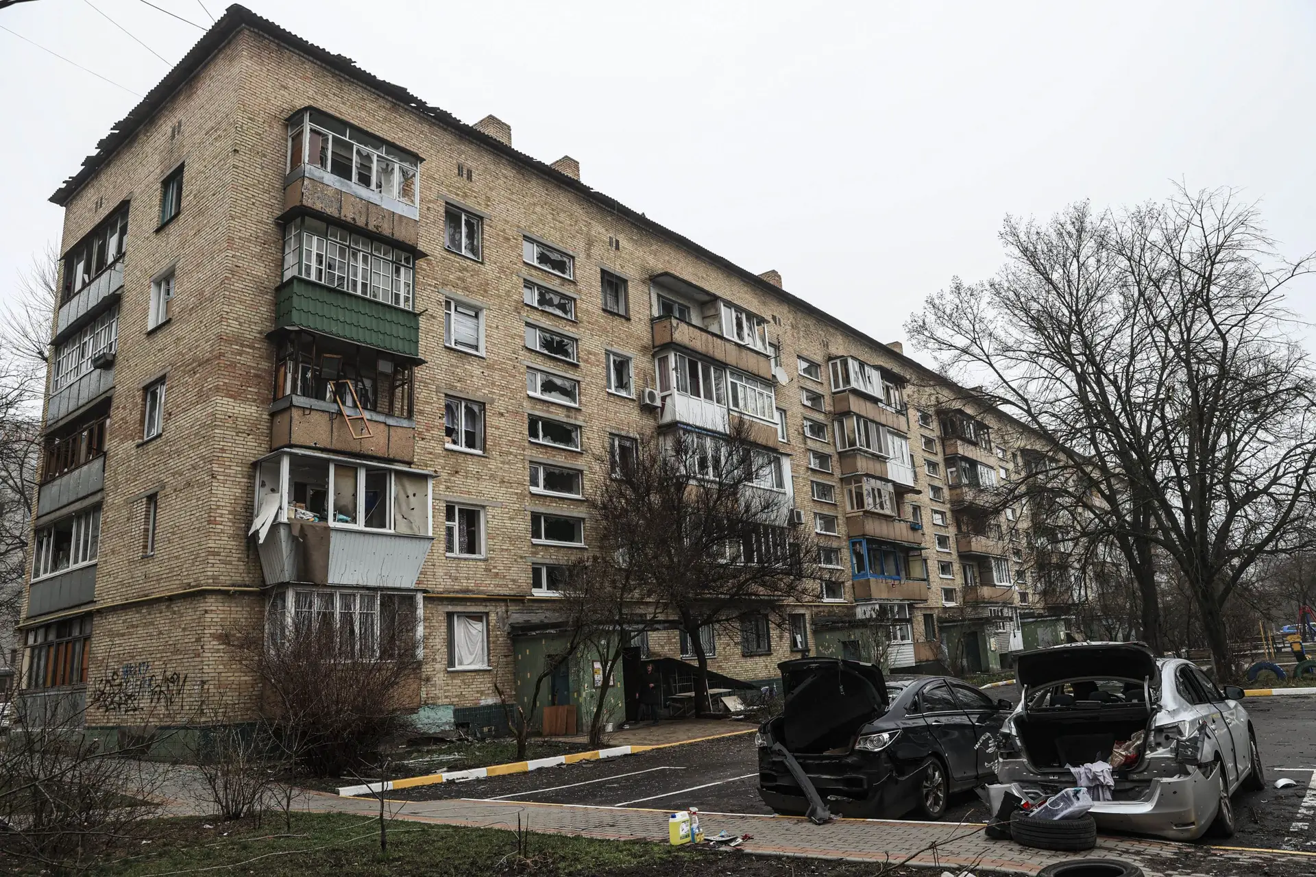 Apesar da guerra muitos ucranianos tentam regressar a Kiev, autarca desaconselha