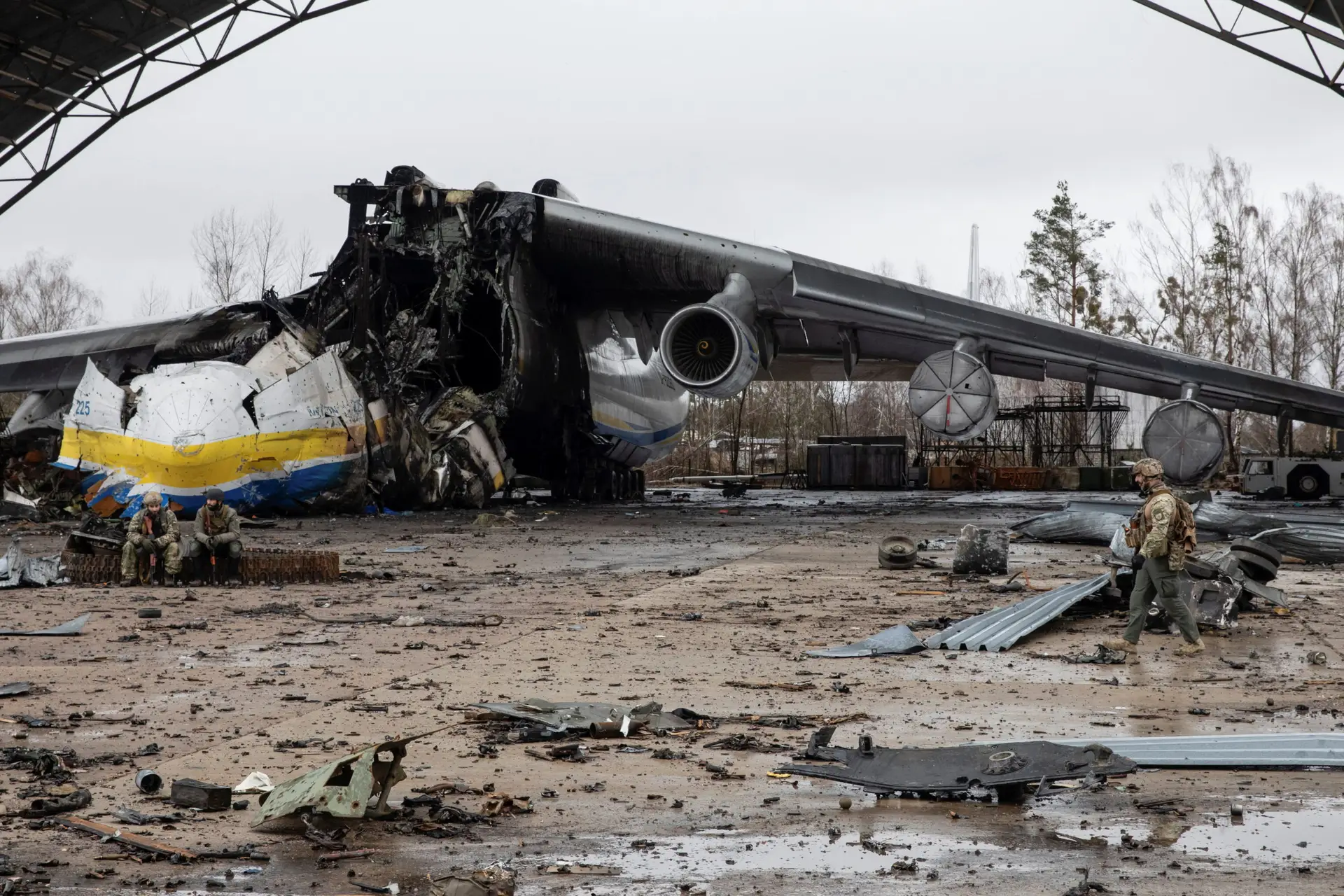 Maior avião do mundo totalmente destruído num ataque russo ao aeroporto de Hostomel