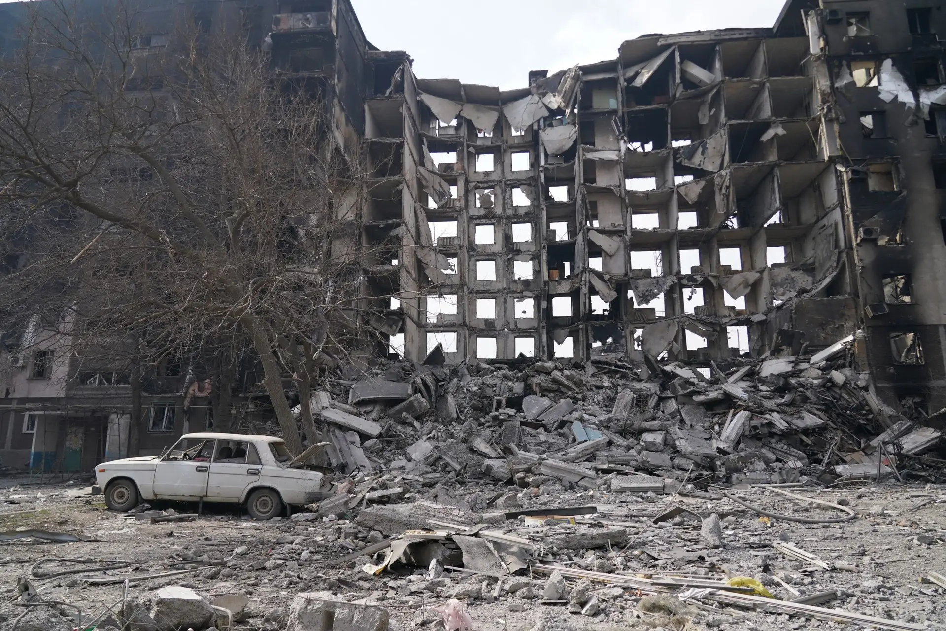 Rússia oferece ajuda para retirar estrangeiros de Mariupol