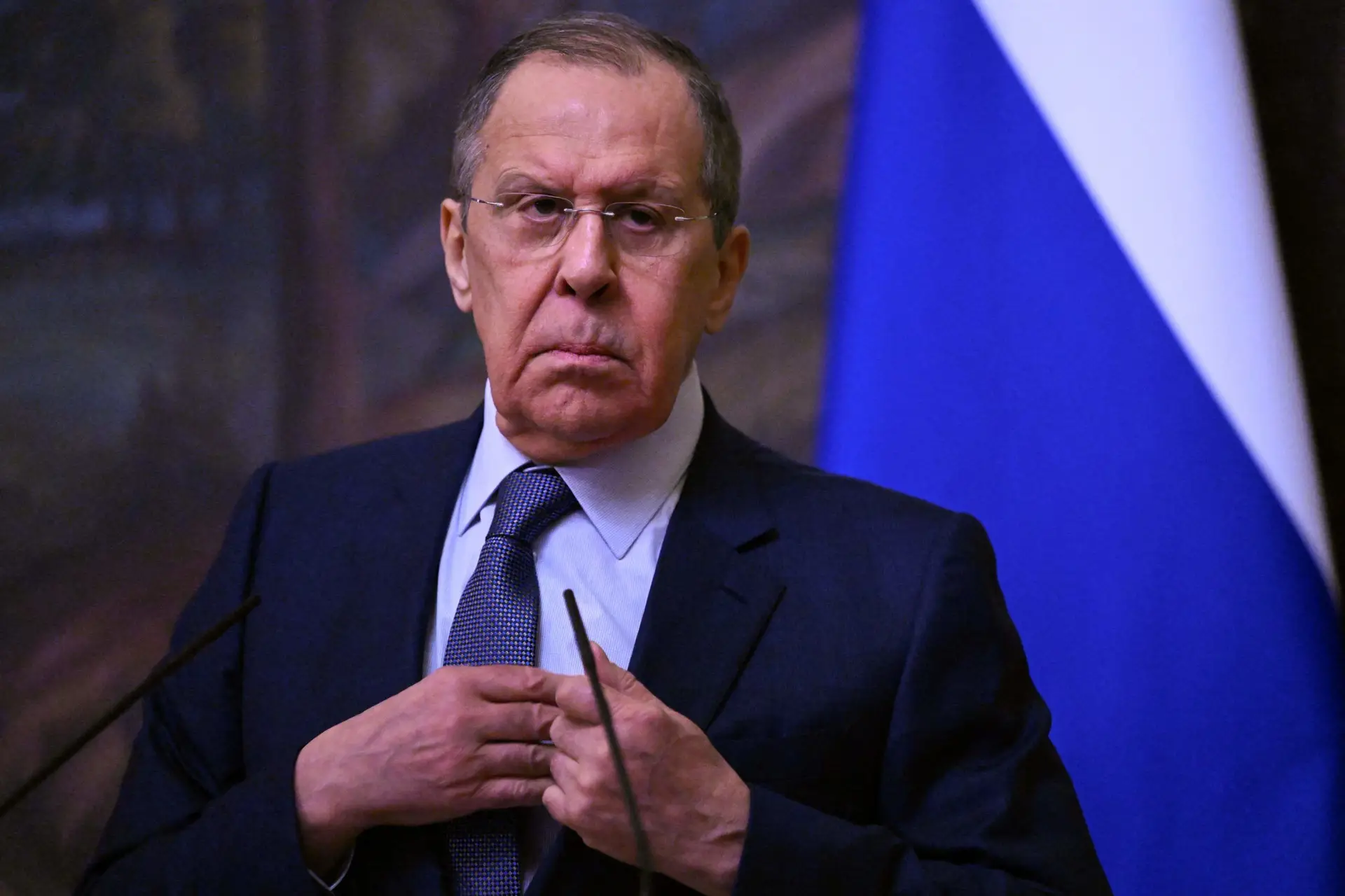 Civis mortos em Bucha: Lavrov acusa a Ucrânia de encenar “ataque falso”