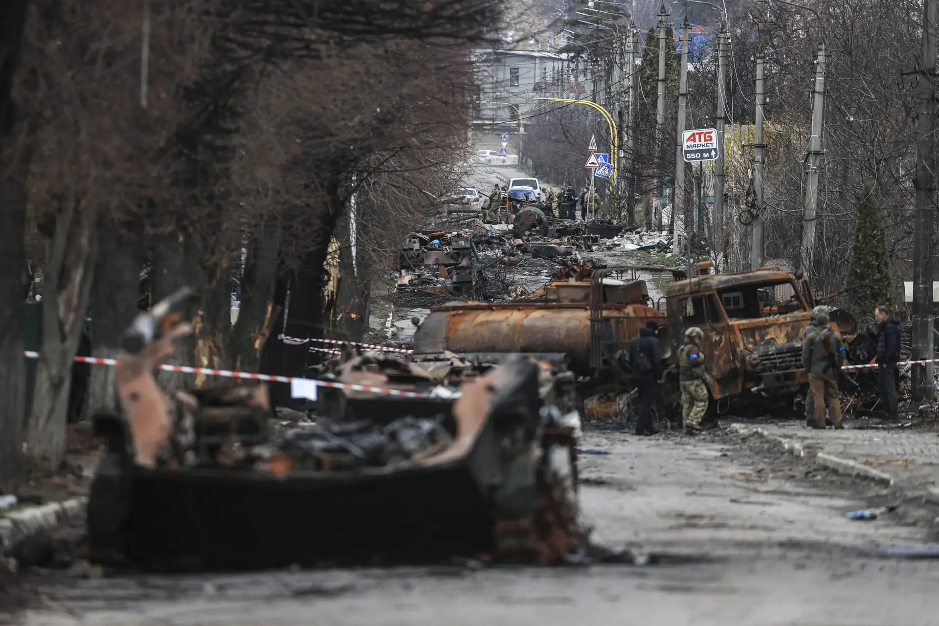 Guerra na Ucrânia: Rússia “nega categoricamente” massacre de civis em Bucha e classifica imagens de “encenação”