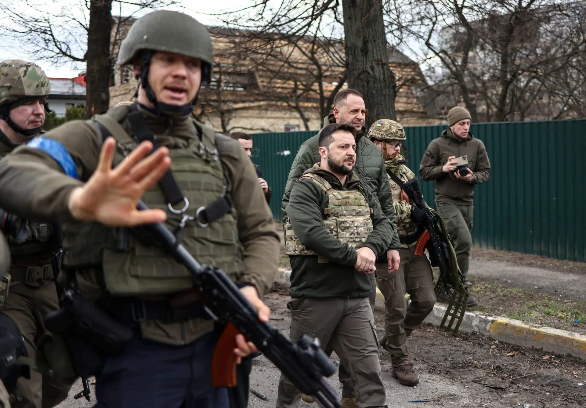 Massacres em Bucha: “Um mal intenso visitou a nossa terra”, avisa Zelensky