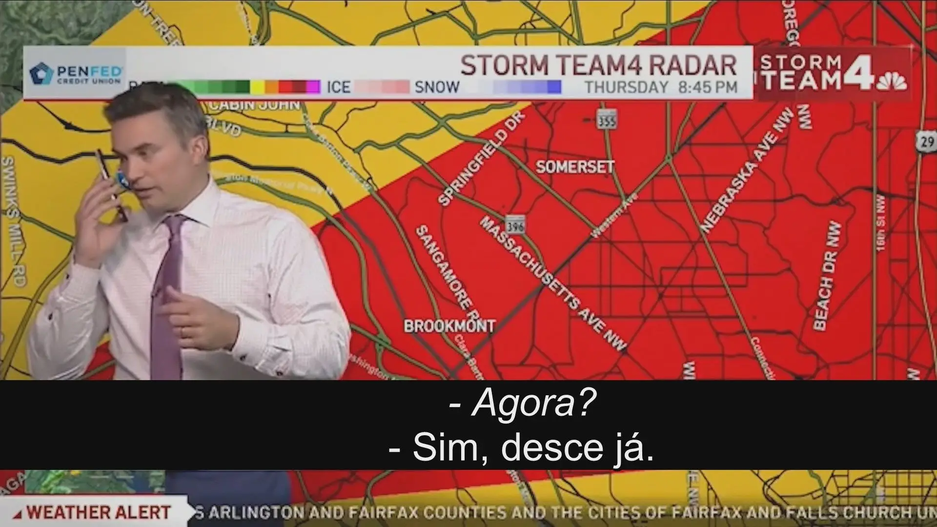 Meteorologista interrompe emissão em direto para avisar os filhos da aproximação de um tornado da casa onde vivem