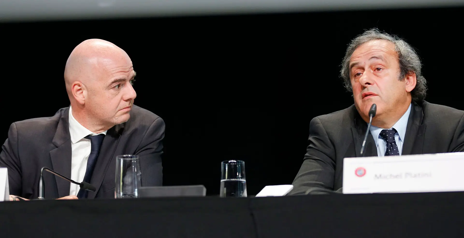Platini apresenta queixa em França por tráfico de influência contra presidente da FIFA