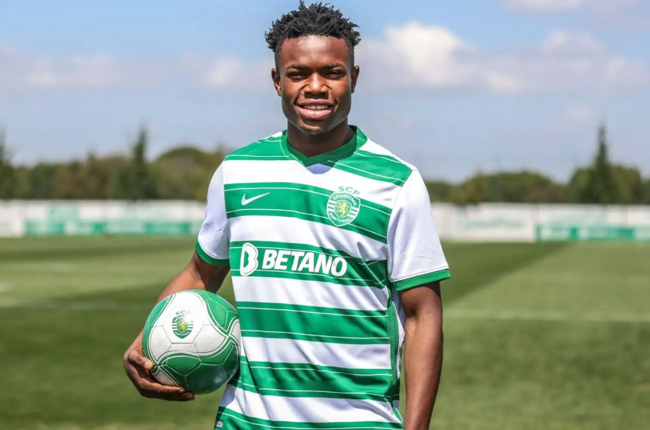 Jovem ganês Abdul Fatawu assina pelo Sporting por cinco épocas