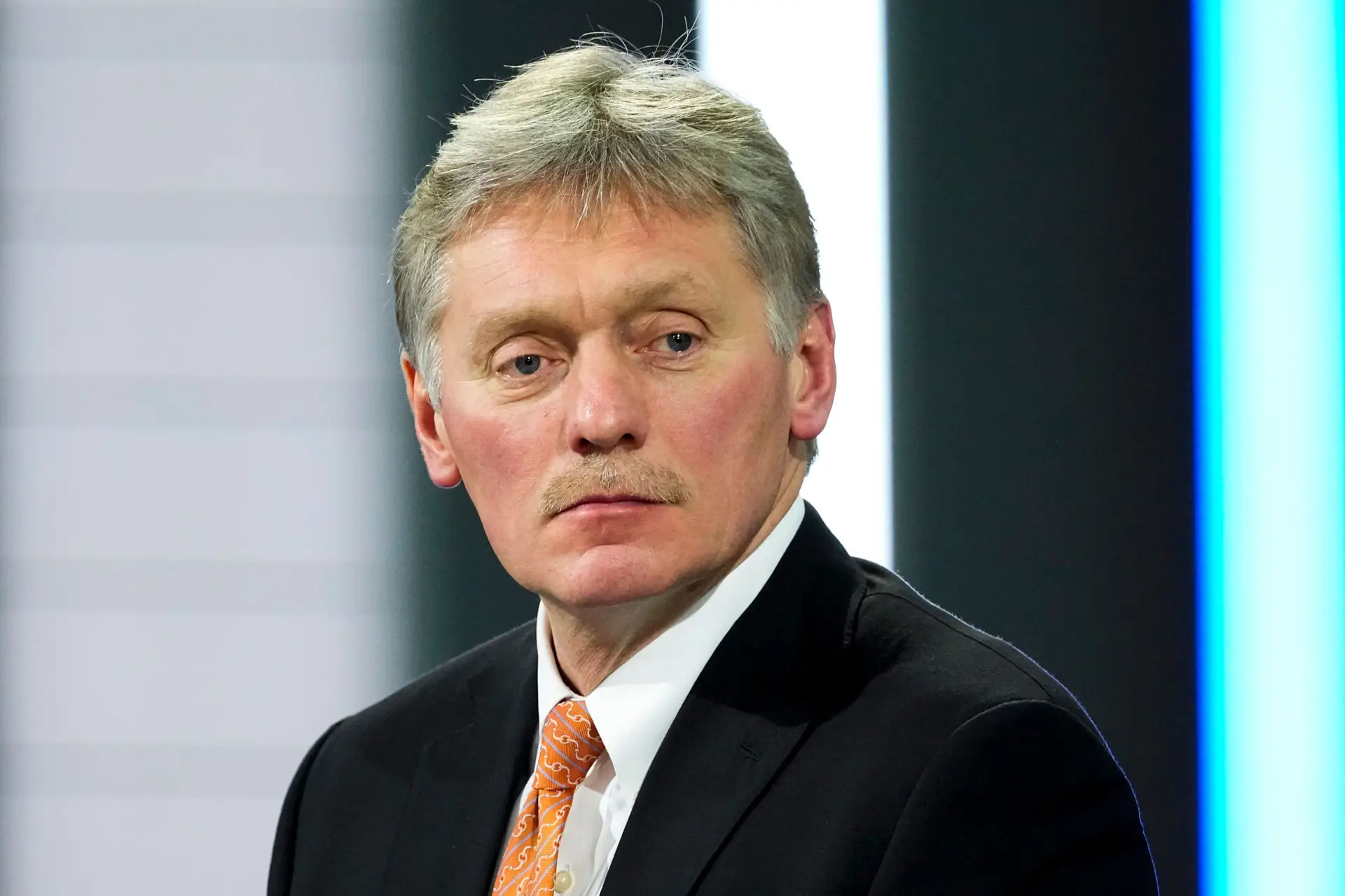 Guerra na Ucrânia: Kremlin admite “perdas militares importantes” e fala numa “imensa tragédia”