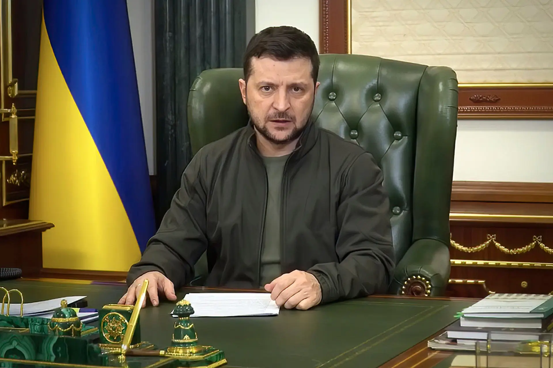Zelensky pede sanções mais amplas e “realmente dolorosas” para a Rússia