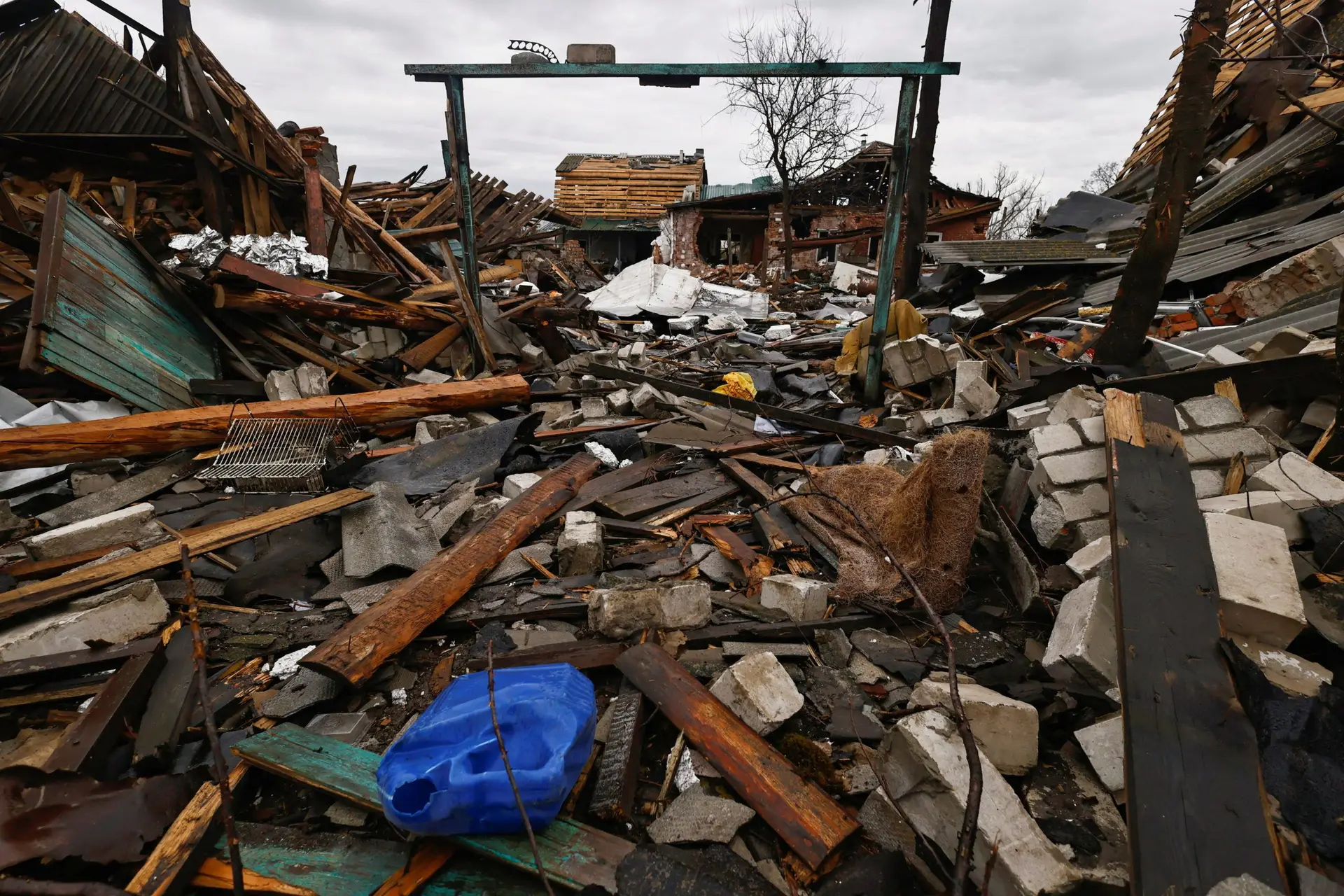 Ataques russos deixaram rasto de destruição em Chernihiv 