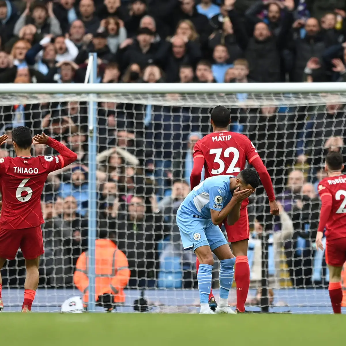 Manchester City e Liverpool empatam em jogo pela liderança do Inglês