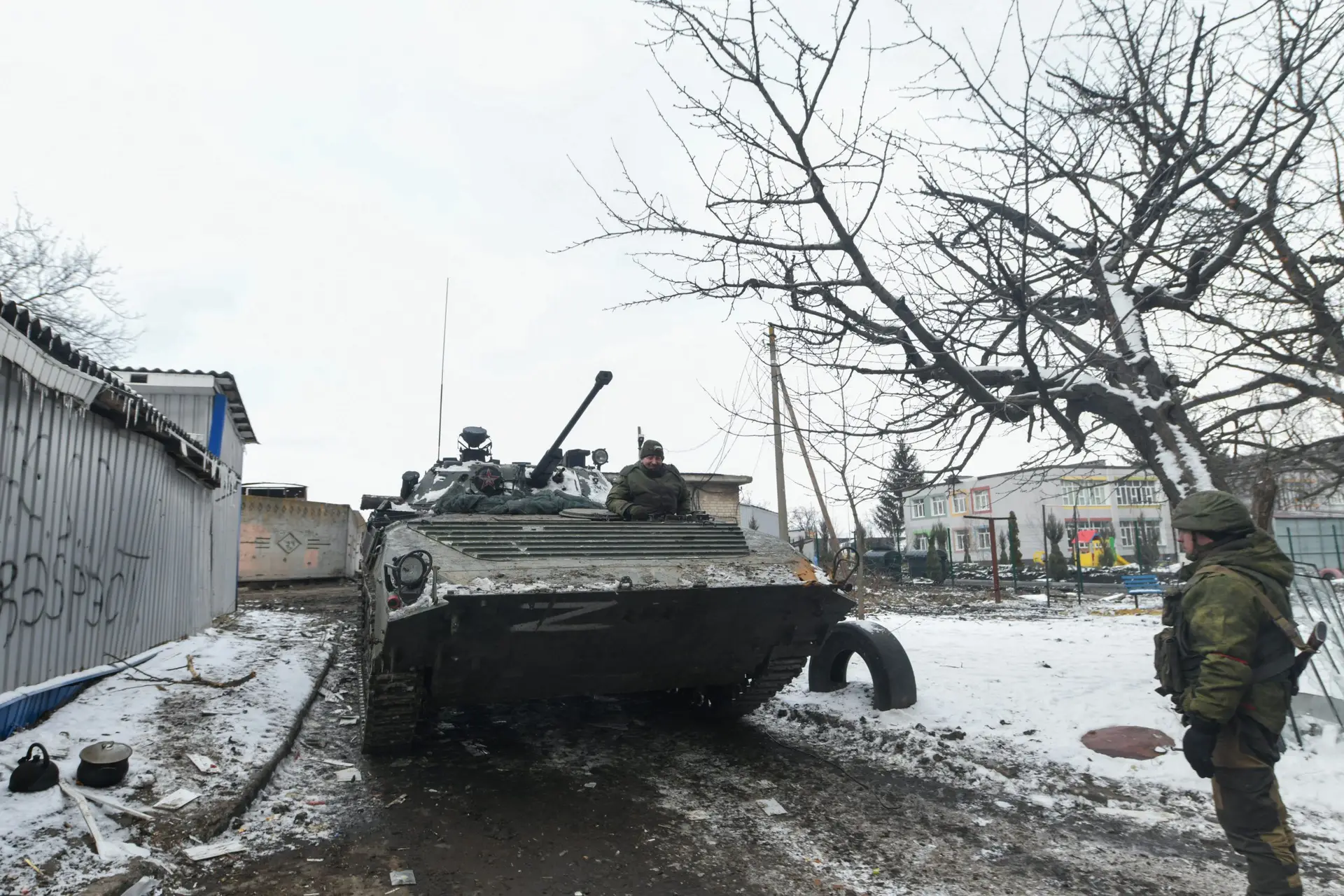 Guerra na Ucrânia: Rússia estará a preparar ataque de larga escala no leste, Zelensky promete resposta