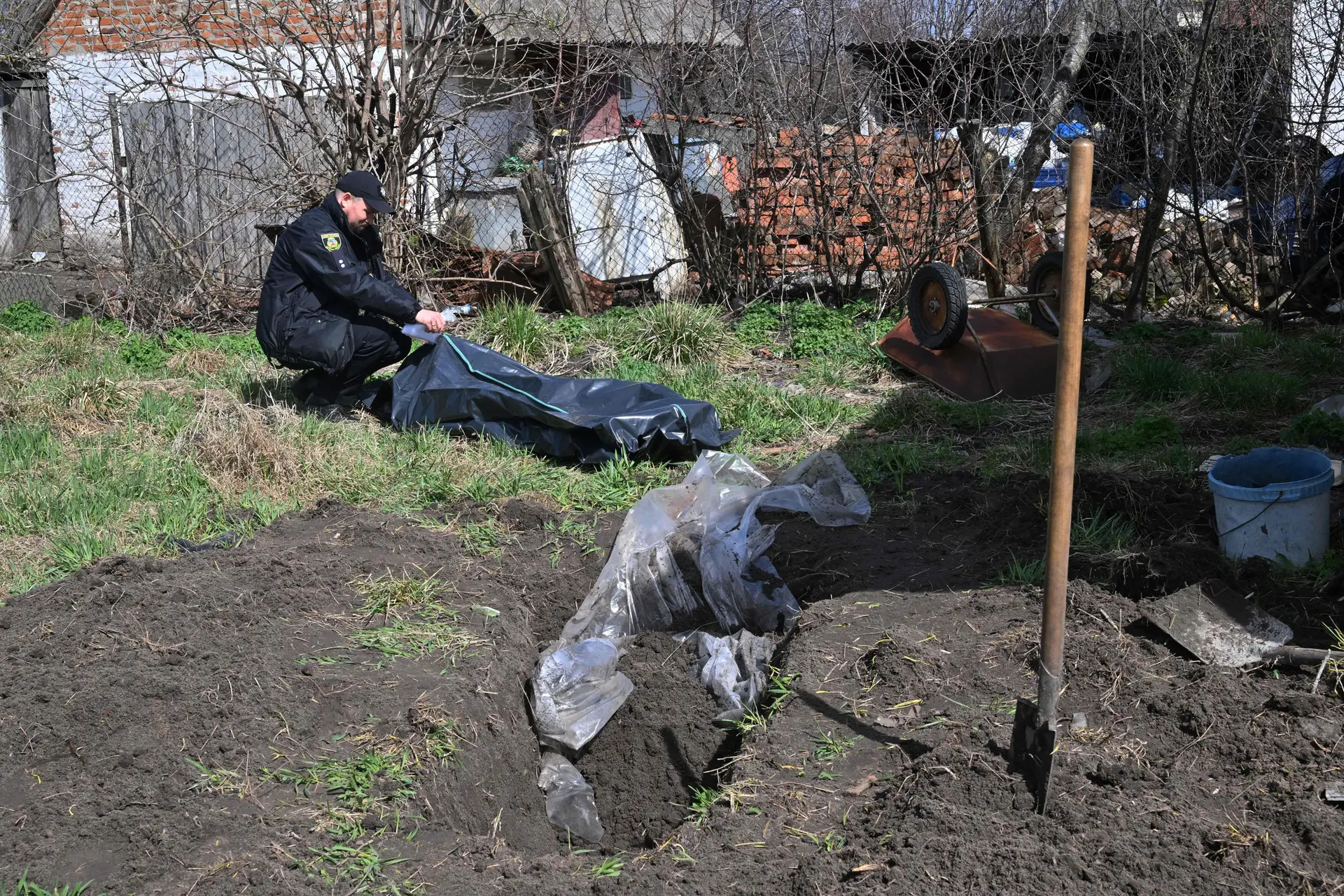 Andriivka: civis mortos de forma indiscriminada por soldados russos