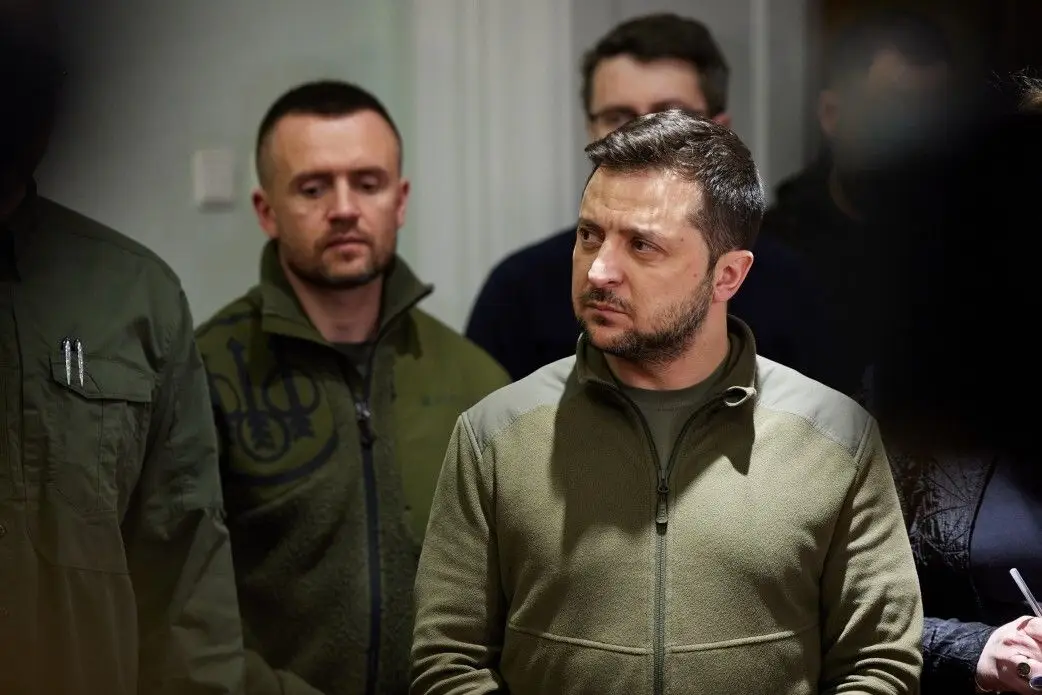 Zelensky pede reação “muito mais severa e rápida” perante possível uso de armas químicas pela Rússia