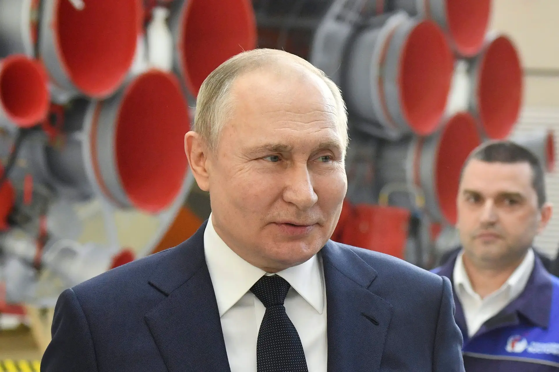 Putin garante que sanções impostas por Ocidente “estão a falhar”