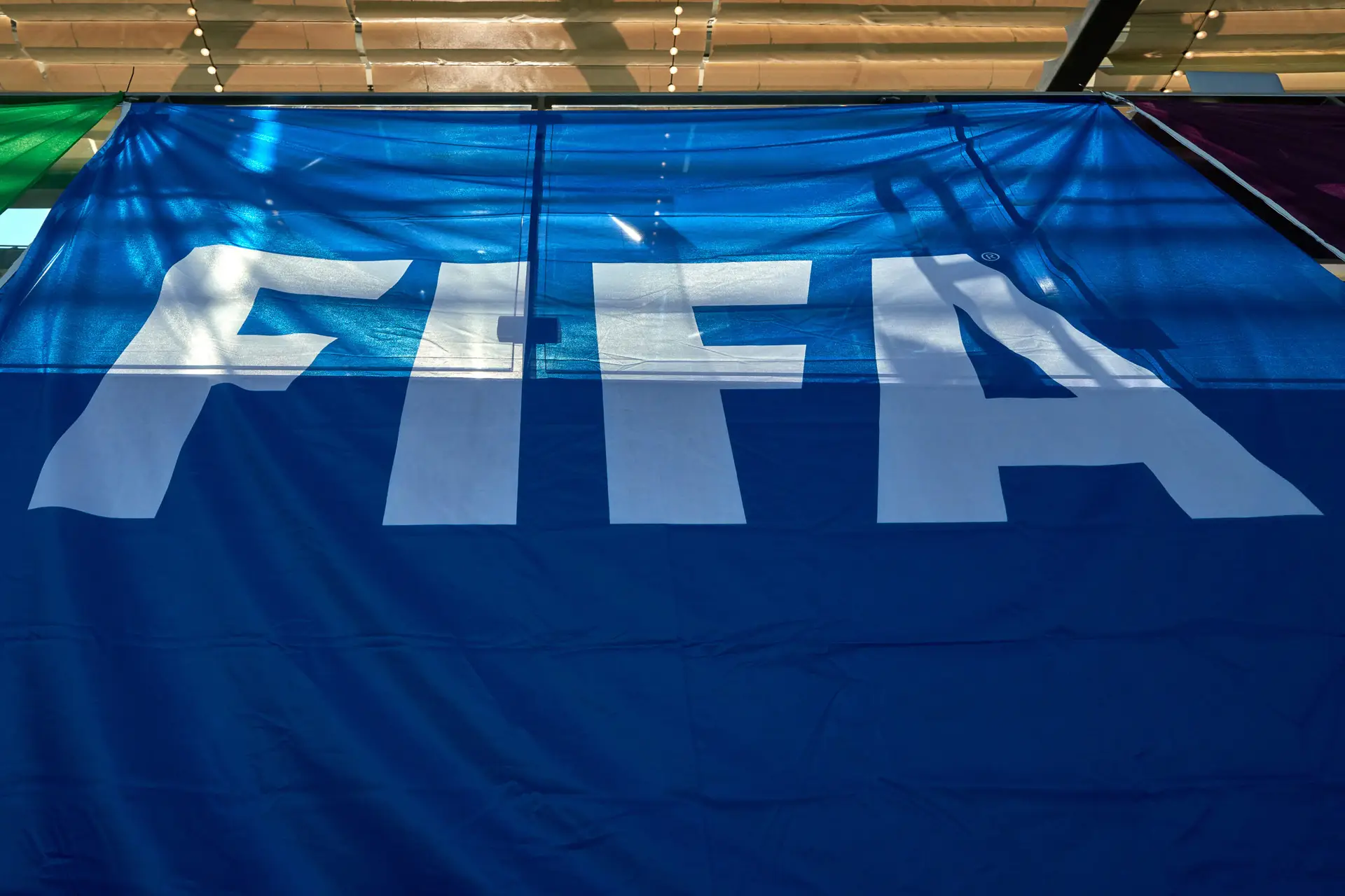 FIFA lança plataforma digital grátis para transmissão de jogos - SIC  Notícias