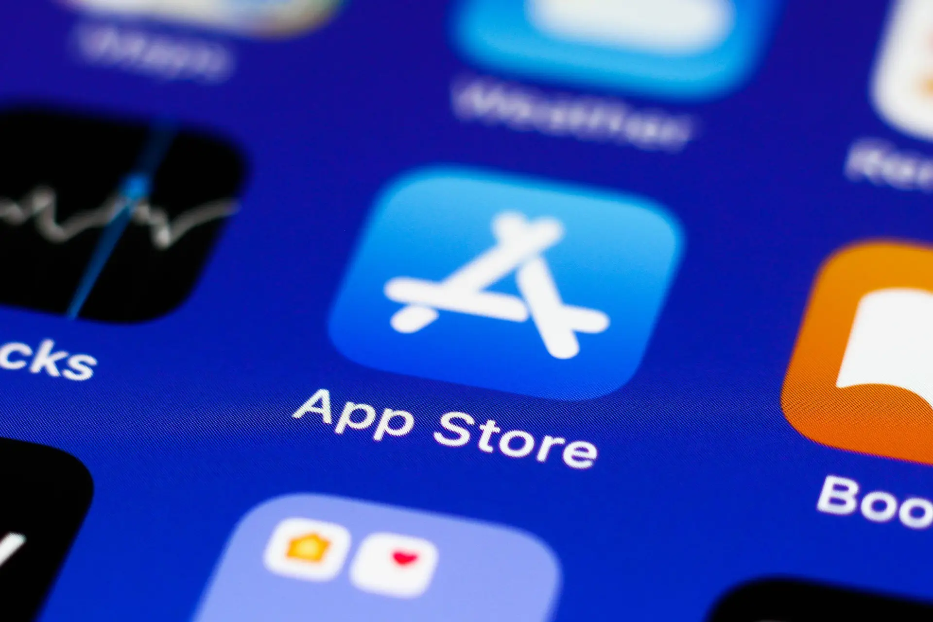 Apple alerta que medidas para regular App Store ameaçam privacidade dos utilizadores