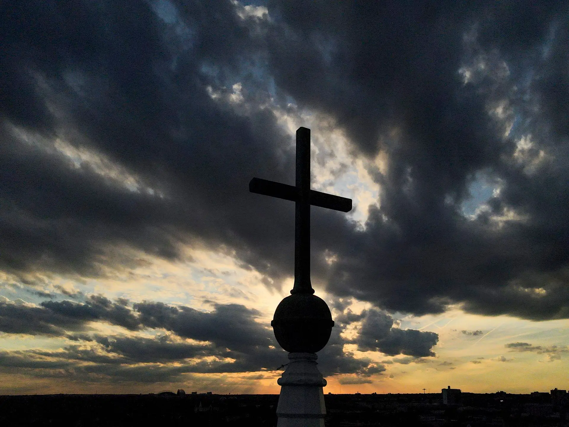 Comissão que investiga abusos sexuais na Igreja recebeu 290 denúncias em três meses