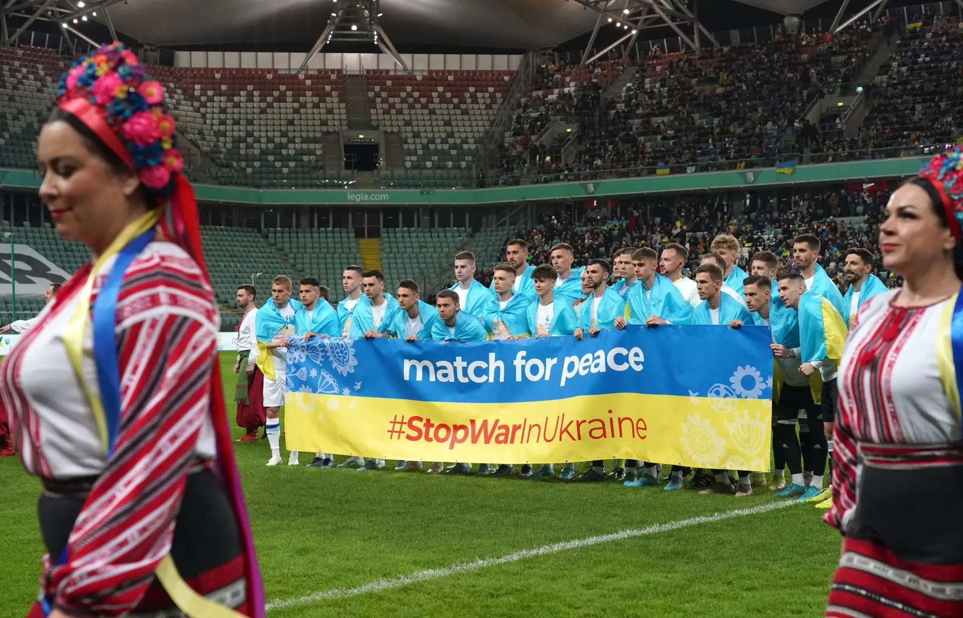 Jogo solidário pela Ucrânia: Légia de Varsóvia recebeu Dínamo de Kiev