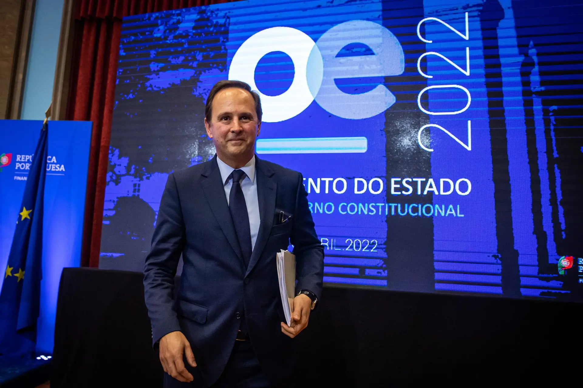 Medina afasta um Orçamento Retificativo e esclarece que é “o” responsável pelo OE 2022