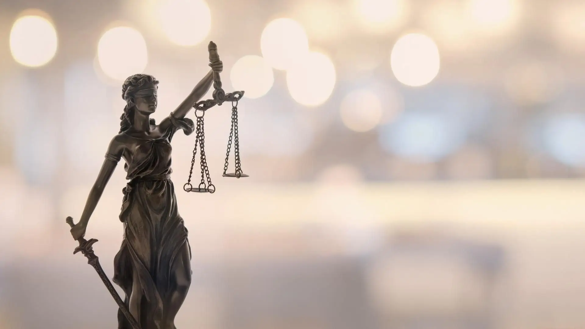 Governo admite que errou na chamada lei anti-Carlos Alexandre 