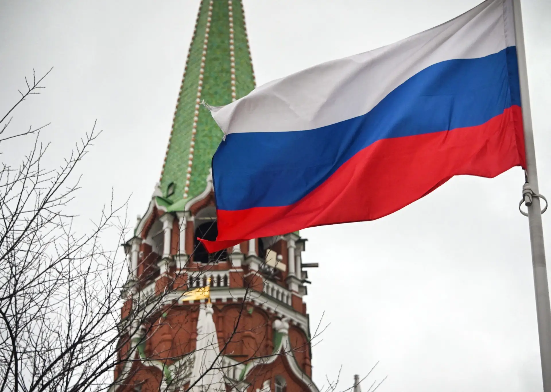 Guerra na Ucrânia: Rússia avisa Estados Unidos para pararem de fornecer armas a Kiev