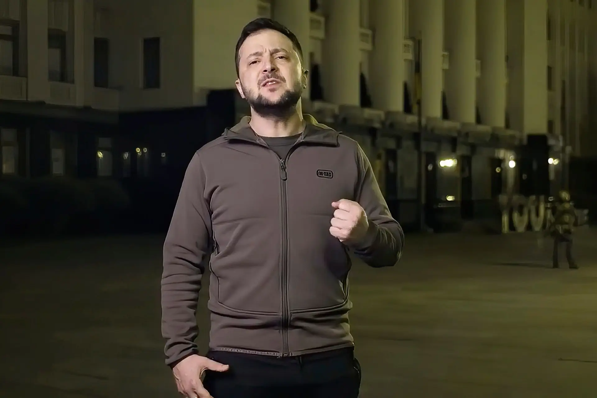 50 dias de guerra na Ucrânia: Zelensky elogia força dos ucranianos e agradece apoio de líderes mundiais