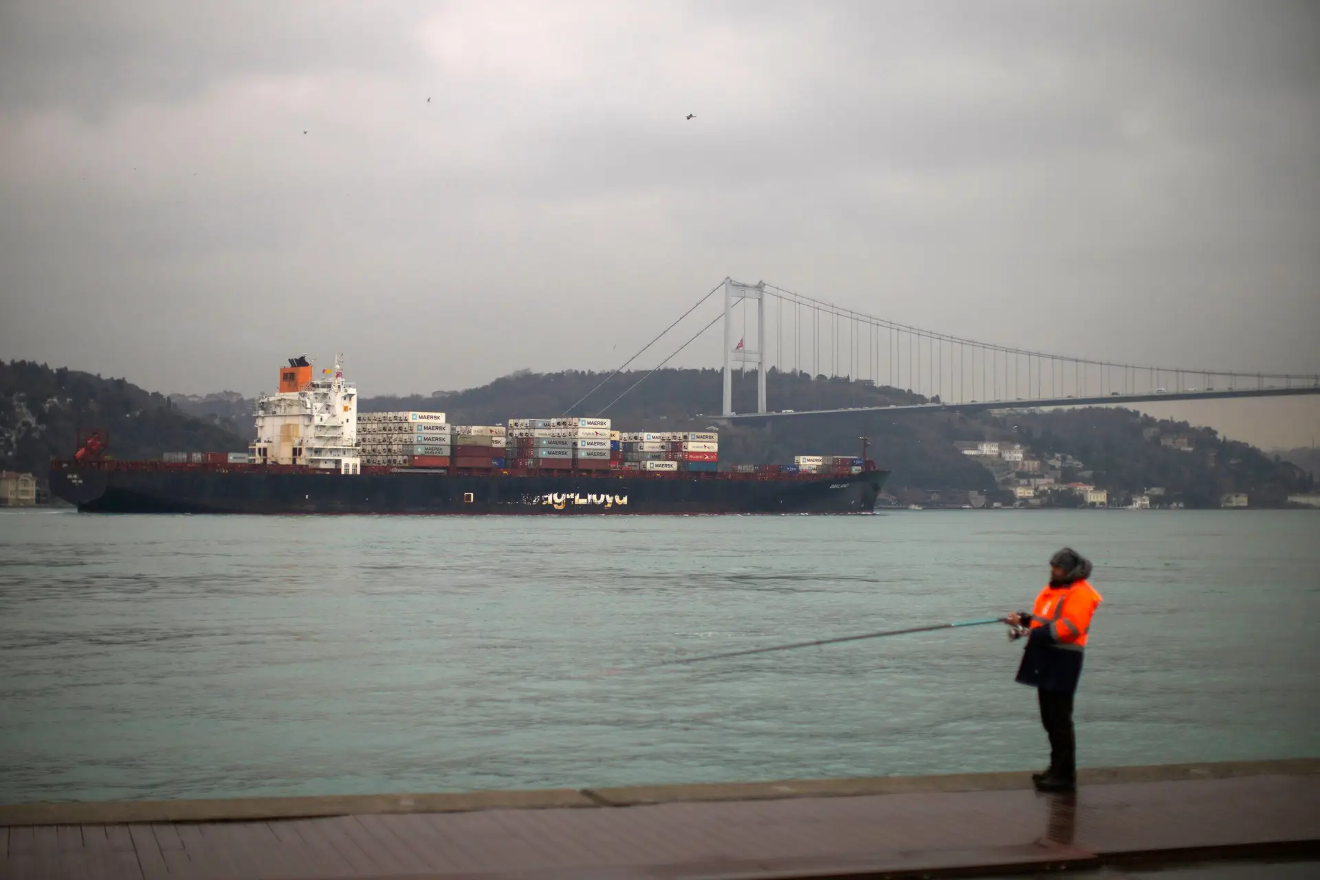Turquia tem 22 navios cargueiros presos na costa da Ucrânia