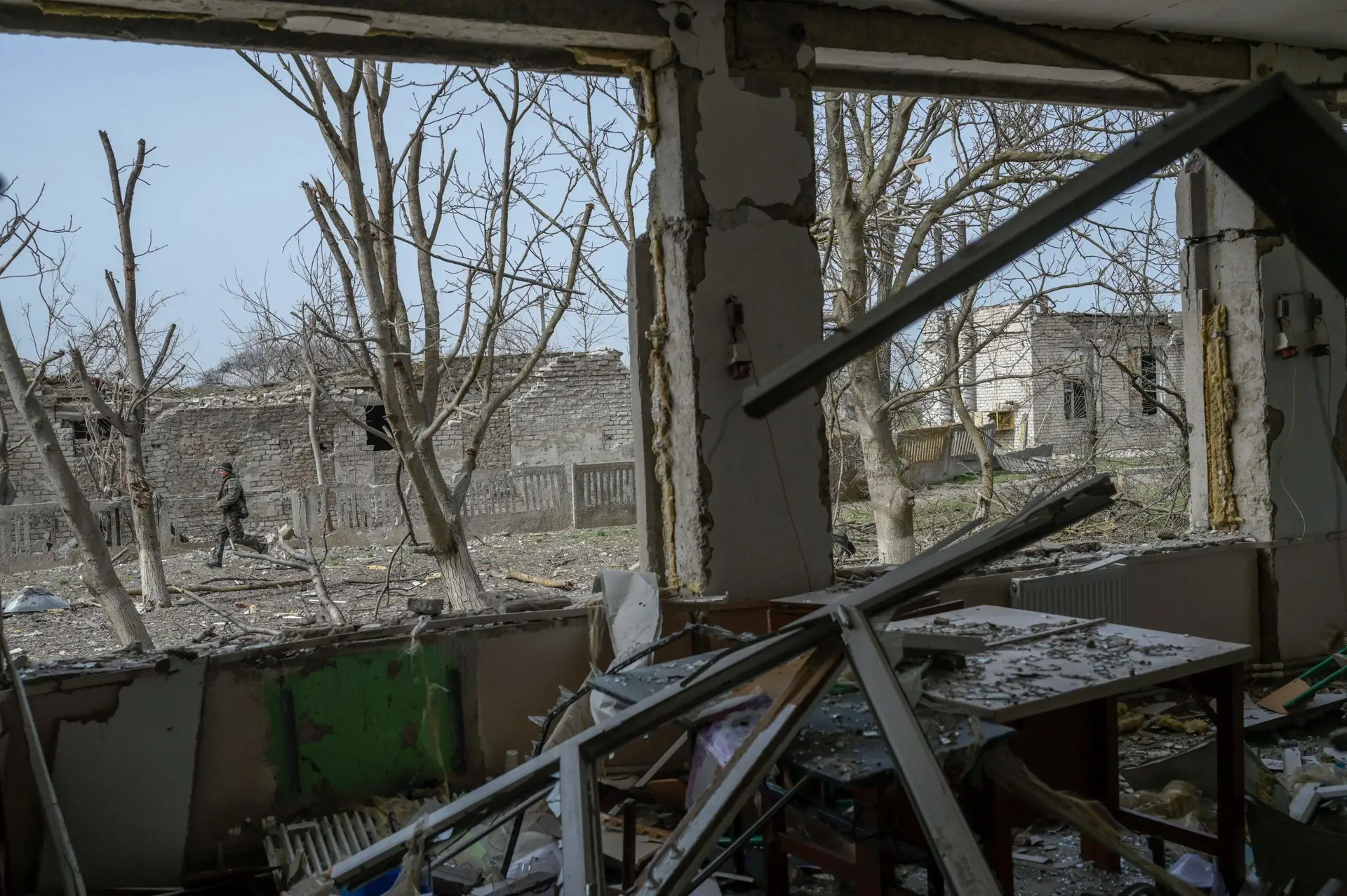 As imagens de um bairro residencial destruído em Mykolaiv