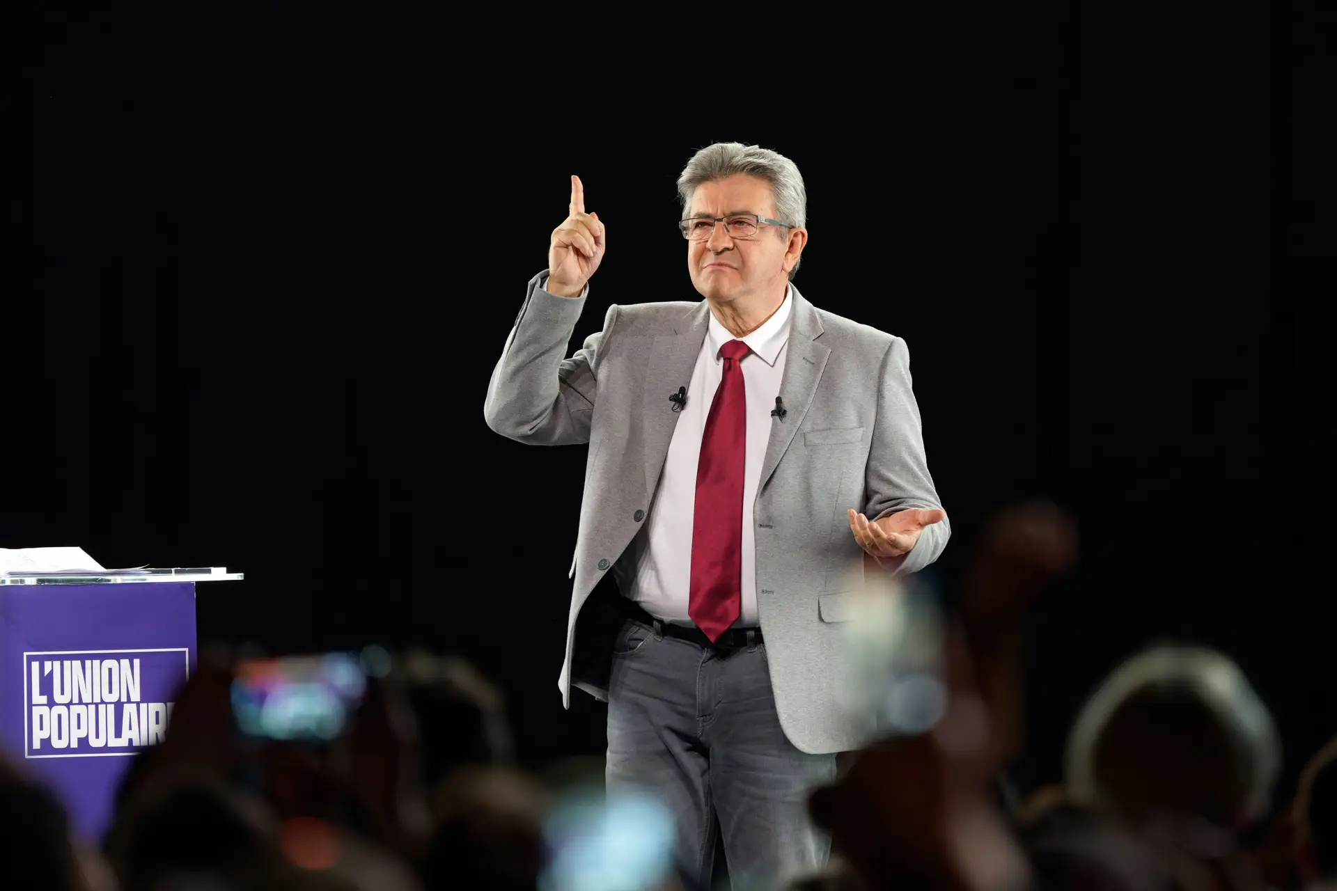 Presidenciais em França: maioria dos apoiantes de Mélenchon afirma que vai votar em branco ou abster-se