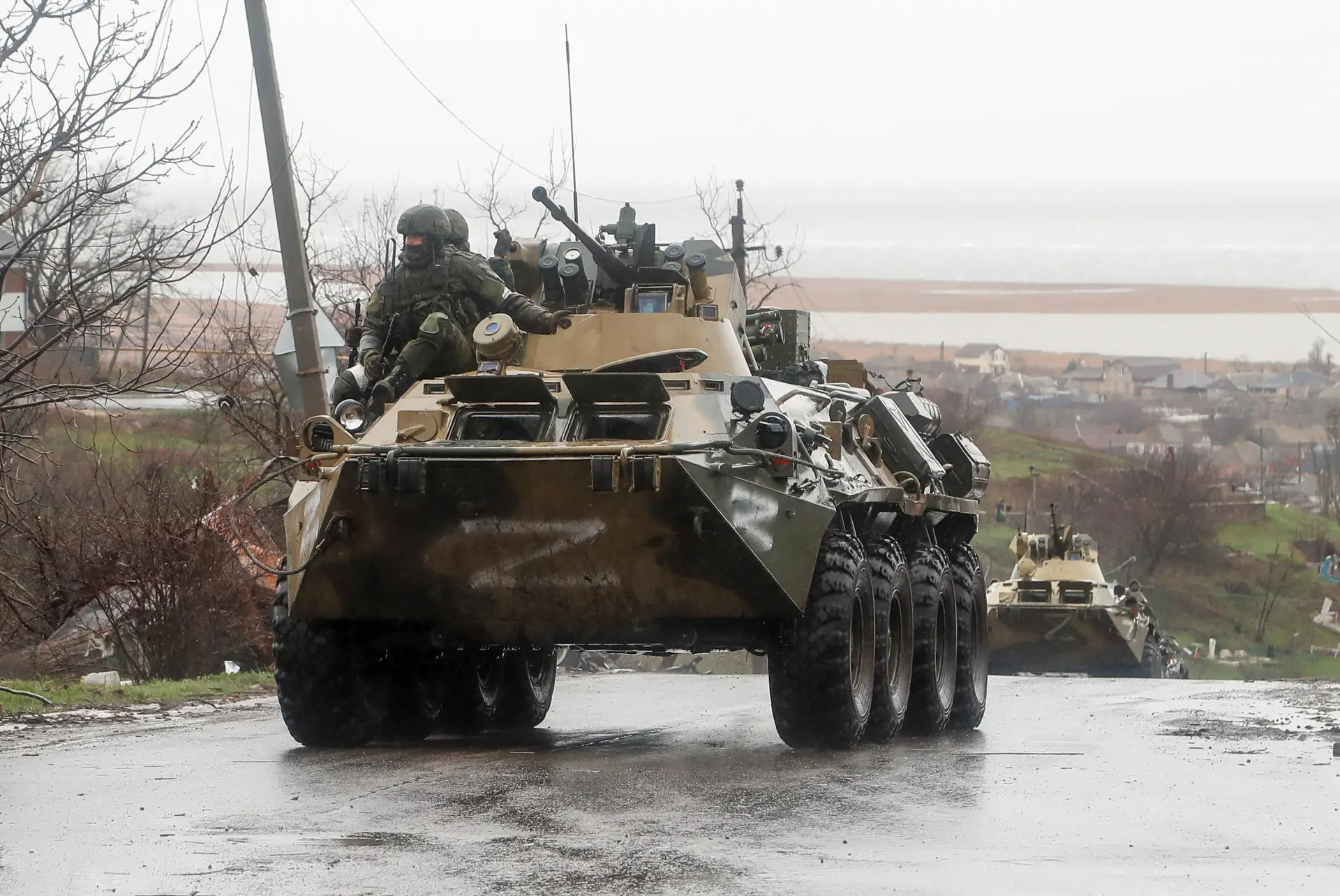 Rússia anuncia ataque a fábrica militar nos arredores de Kiev