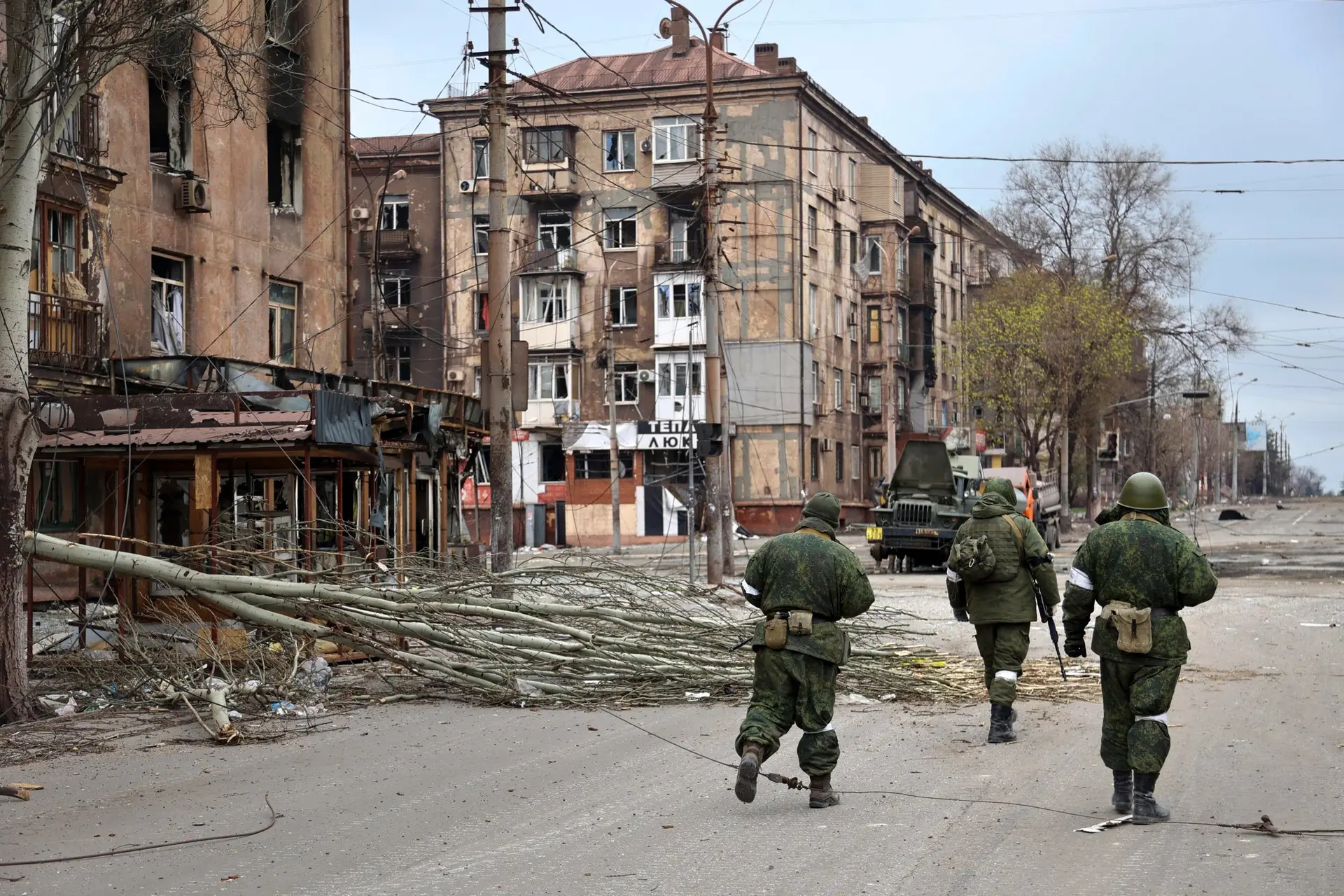 Resistência continua após ultimato a Mariupol, exército ucraniano acredita que última batalha pela região aproxima-se