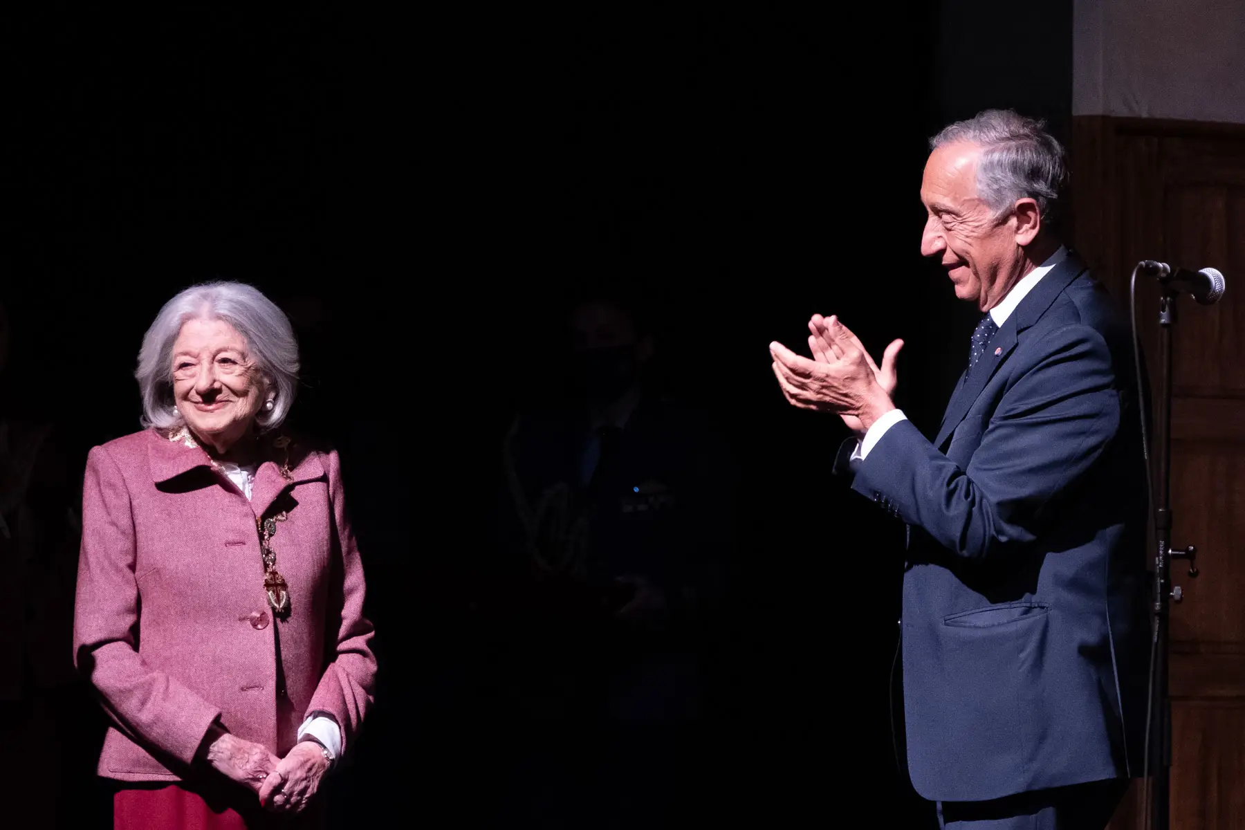 Marcelo defende aposta na cultura para homenagear Eunice Muñoz