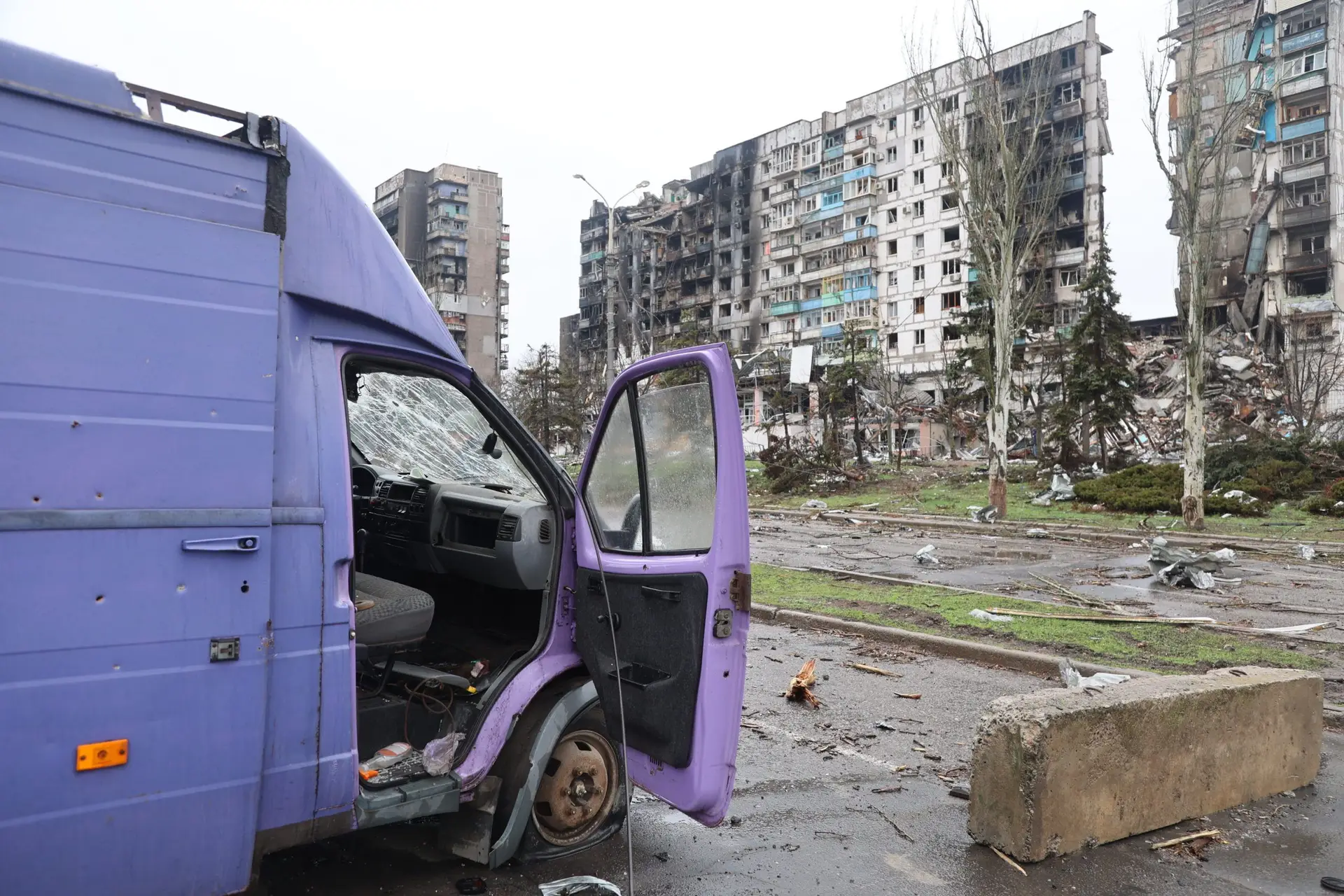Mariupol: “A cidade já não existe”