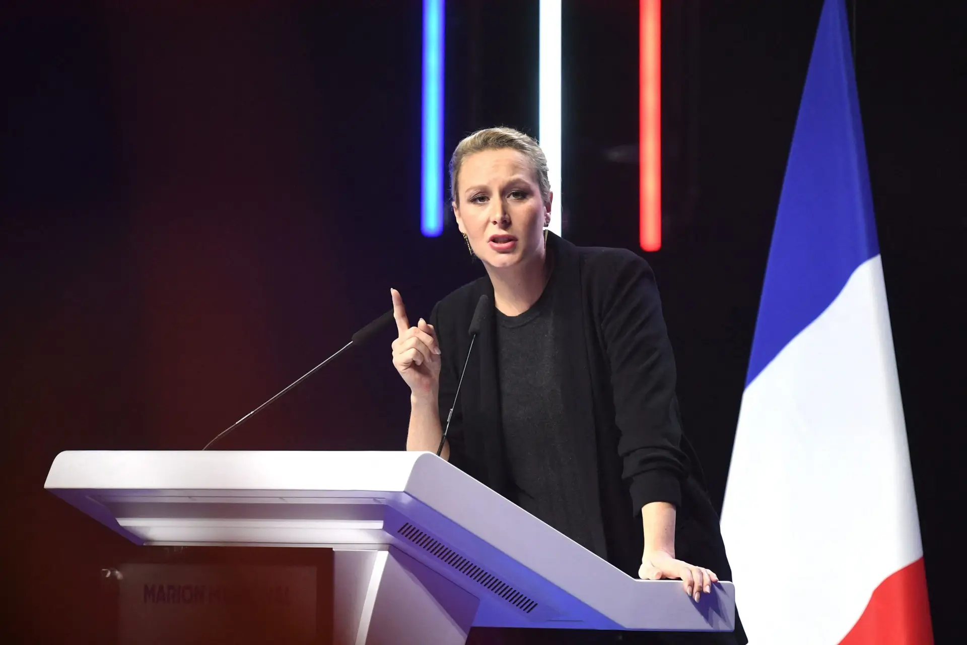 Sobrinha de Marine Le Pen torna-se vice-presidente do partido de Zemmour, ex-adversário da tia