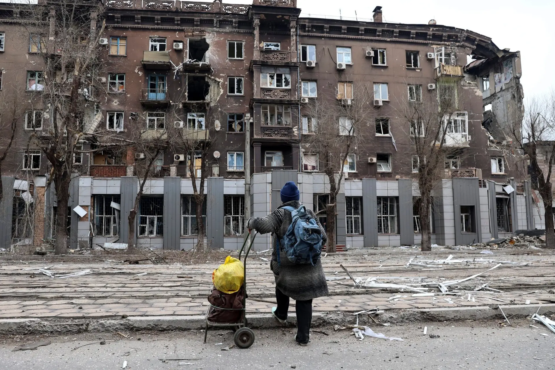 SIC na Ucrânia: saída de civis de Mariupol é feita por veículos privados e acarreta muitos riscos