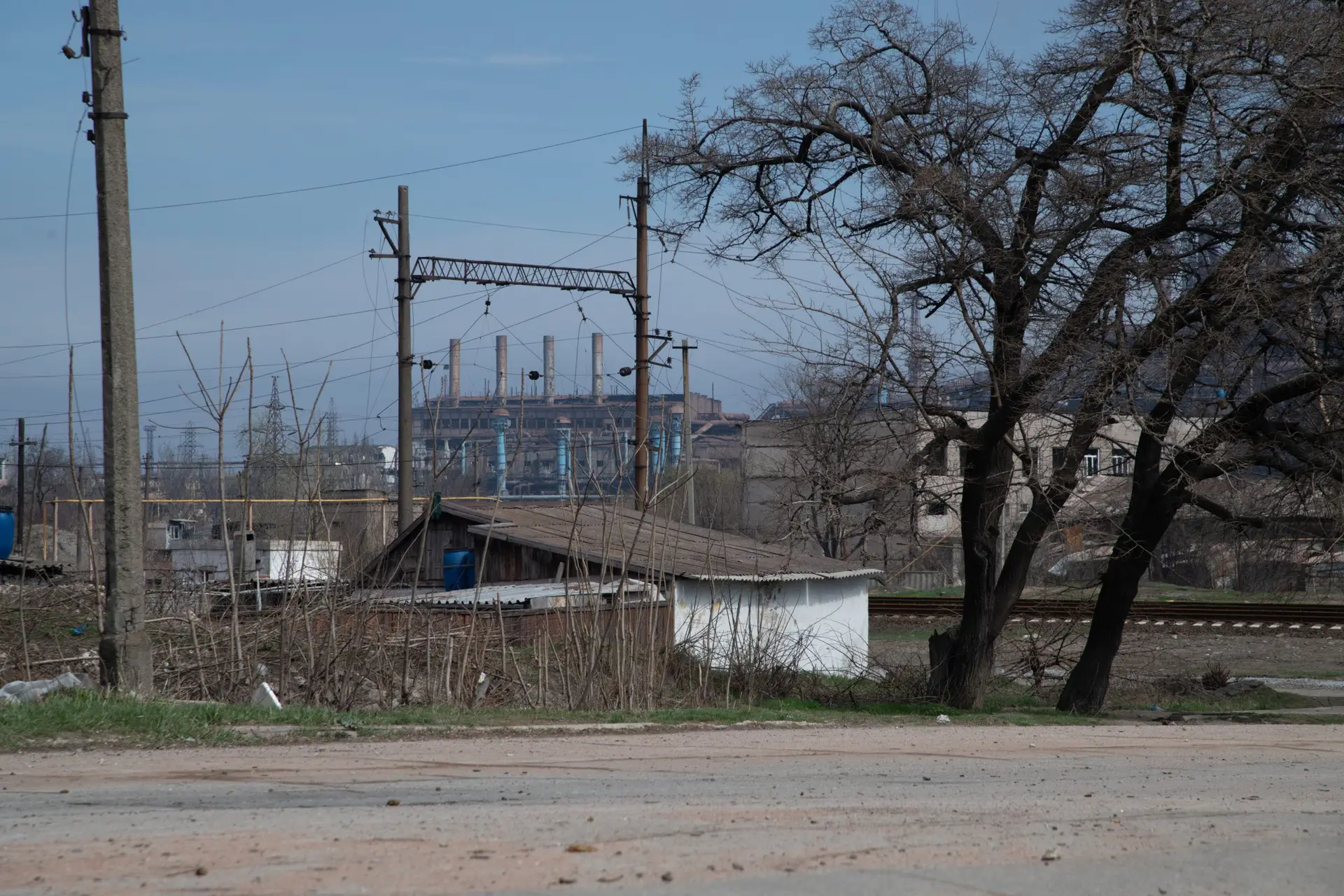 Forças pró-russas anunciam rendição de cinco ucranianos em Mariupol