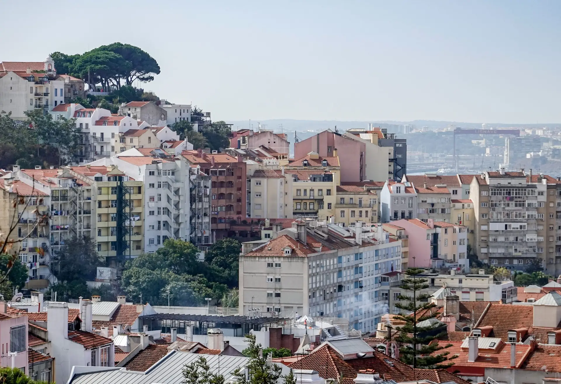 Governo mantém atualização salarial de 0,9% na função pública